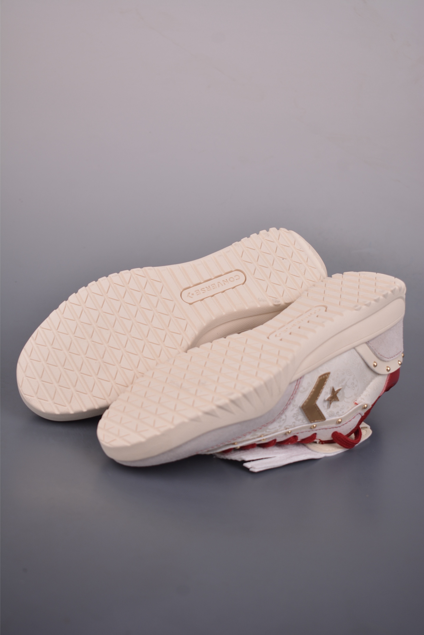 160 Converse All Star CNY 马年限定 匡威2026马年CNY新年限定德训鞋 米白麂皮 A19073C-Chinese UA Cheap High Quatity Brand Clothes Bags handbags Sneakers wholesale wholesaler seller from China Factory suppliers Fashion Clothing Shoes best Quality Beautiful Price 160 Converse All Star CNY 马年限定 匡威2026马年CNY新年限定德训鞋 米白麂皮 A19073C