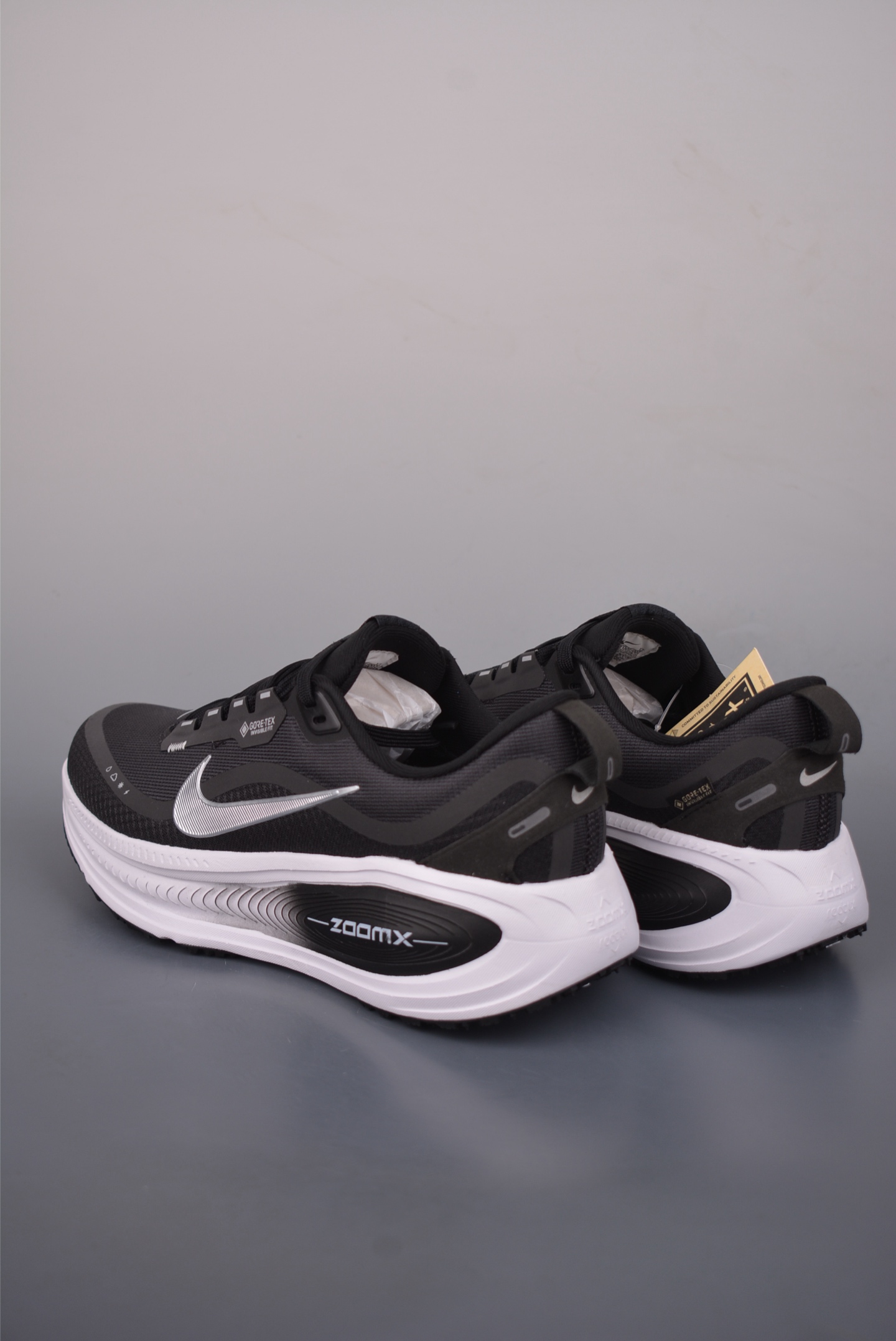 Nike Air Zoom Vomero 18 GTX HQ7002-002 Nike Air Zoom Vomero 18 GTX HQ7002-002