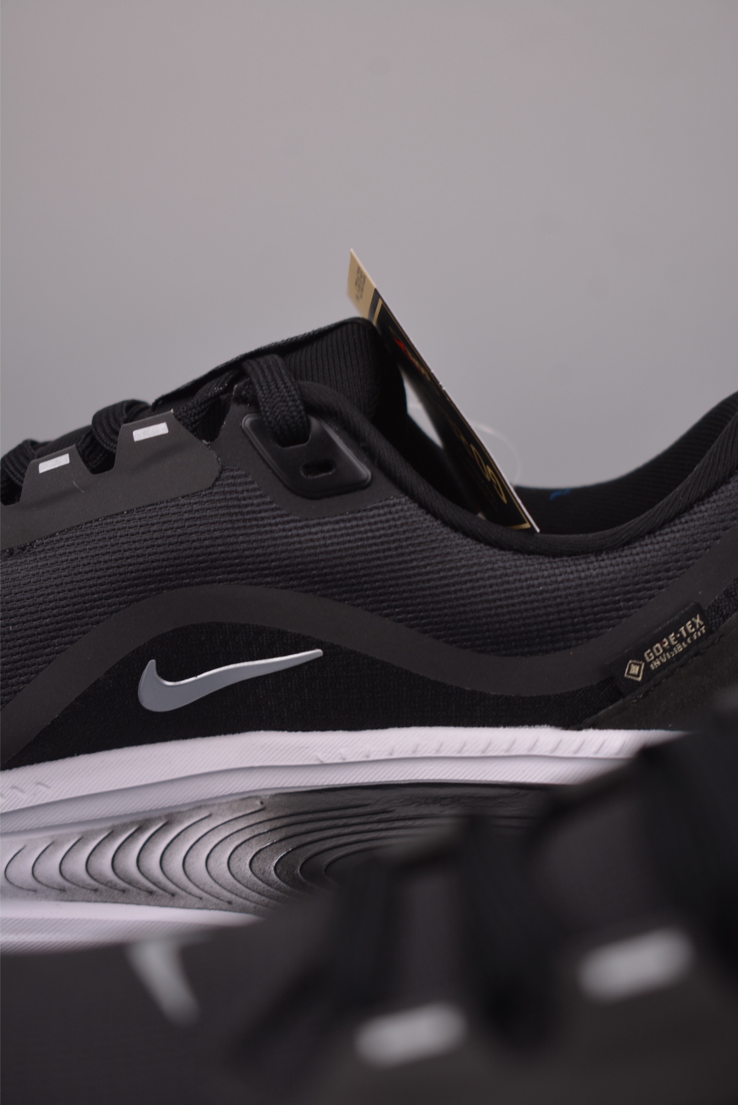 Nike Air Zoom Vomero 18 GTX HQ7002-002 Nike Air Zoom Vomero 18 GTX HQ7002-002
