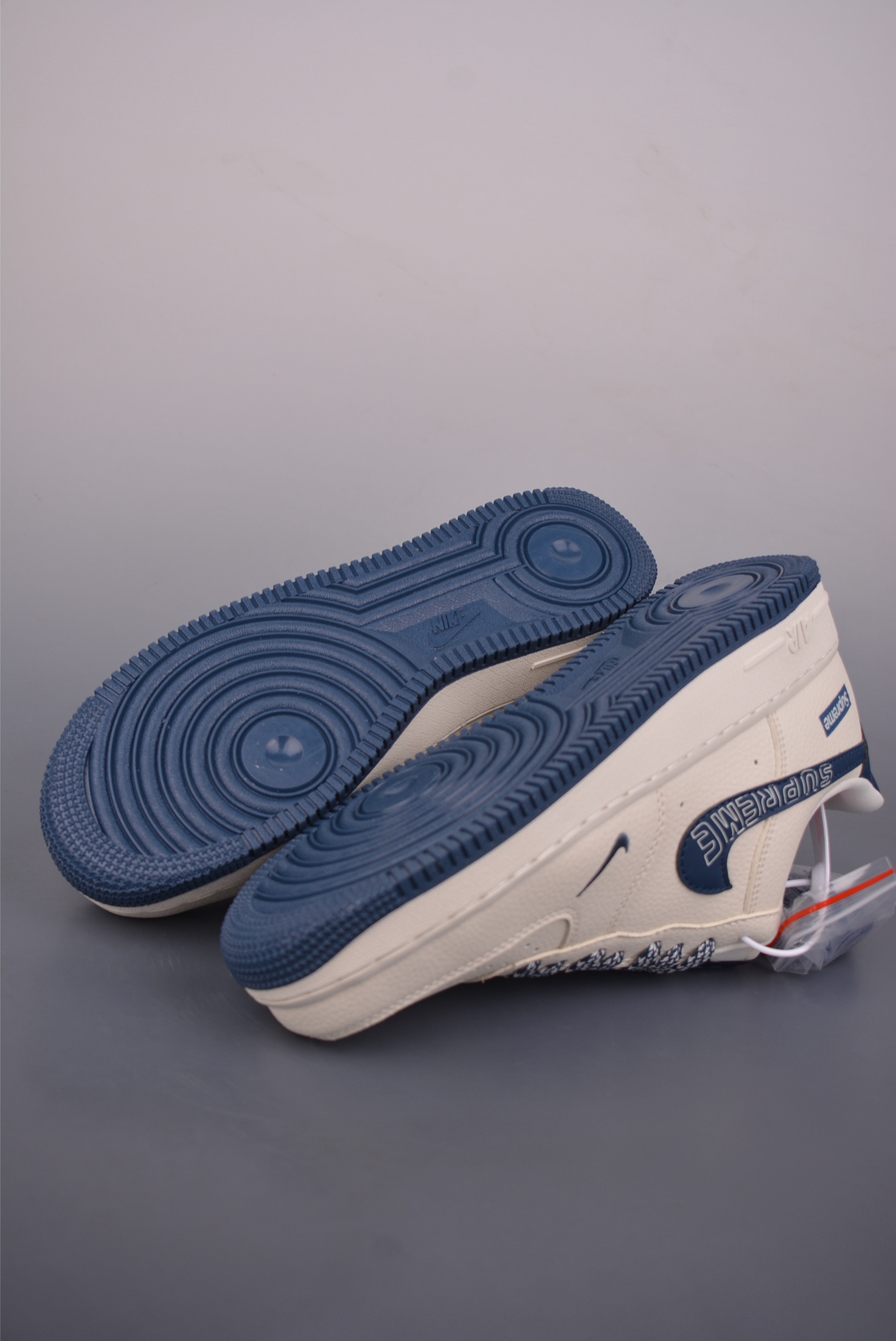 260 Nike Air Force 1 Low Supreme联名 LD1999-003-Chinese UA Cheap High Quatity Brand Clothes Bags handbags Sneakers wholesale wholesaler seller from China Factory suppliers Fashion Clothing Shoes best Quality Beautiful Price 260 Nike Air Force 1 Low Supreme联名 LD1999-003