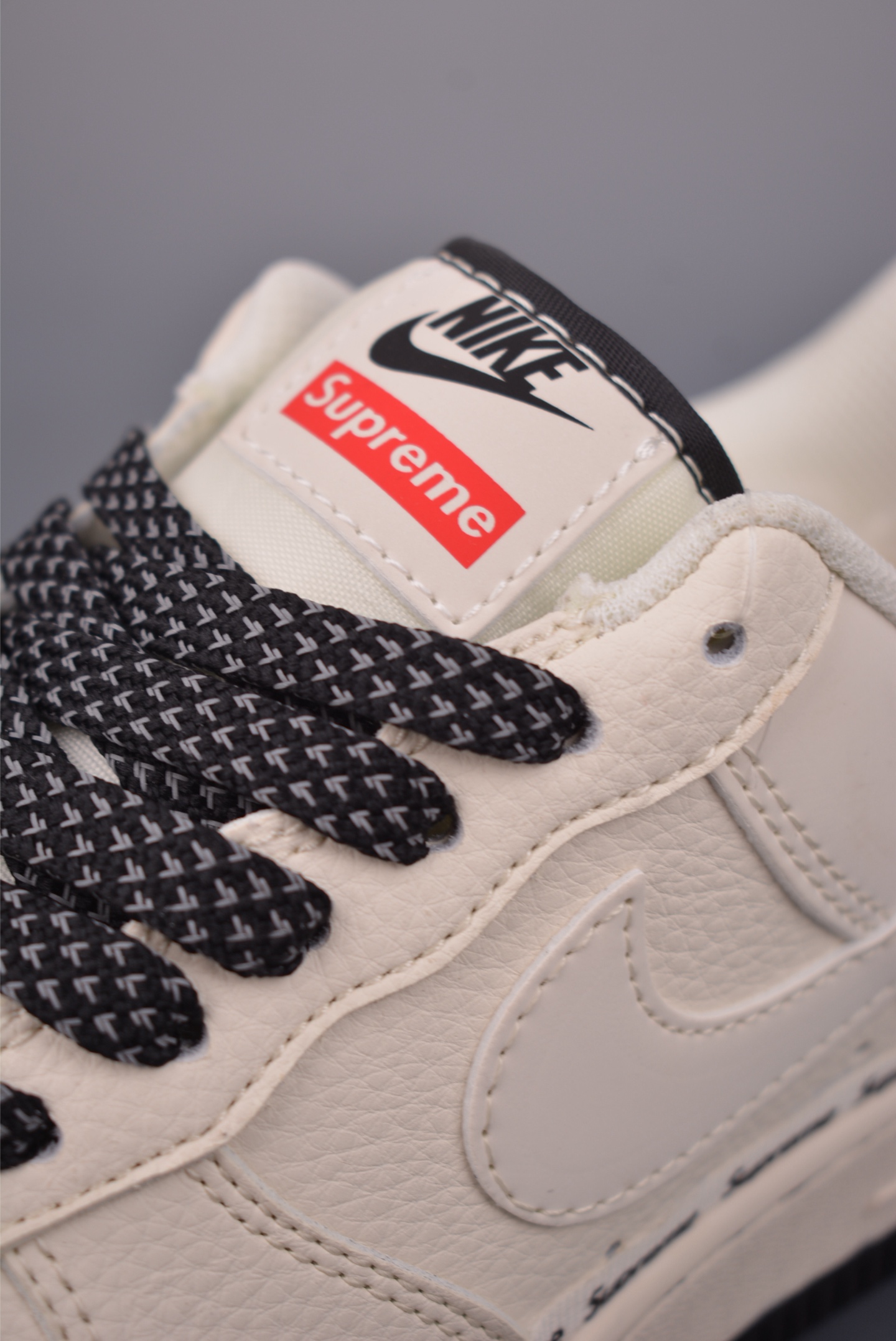 Nike Air Force 1 Low Supreme联名 XX3168-222 Nike Air Force 1 Low Supreme联名 XX3168-222