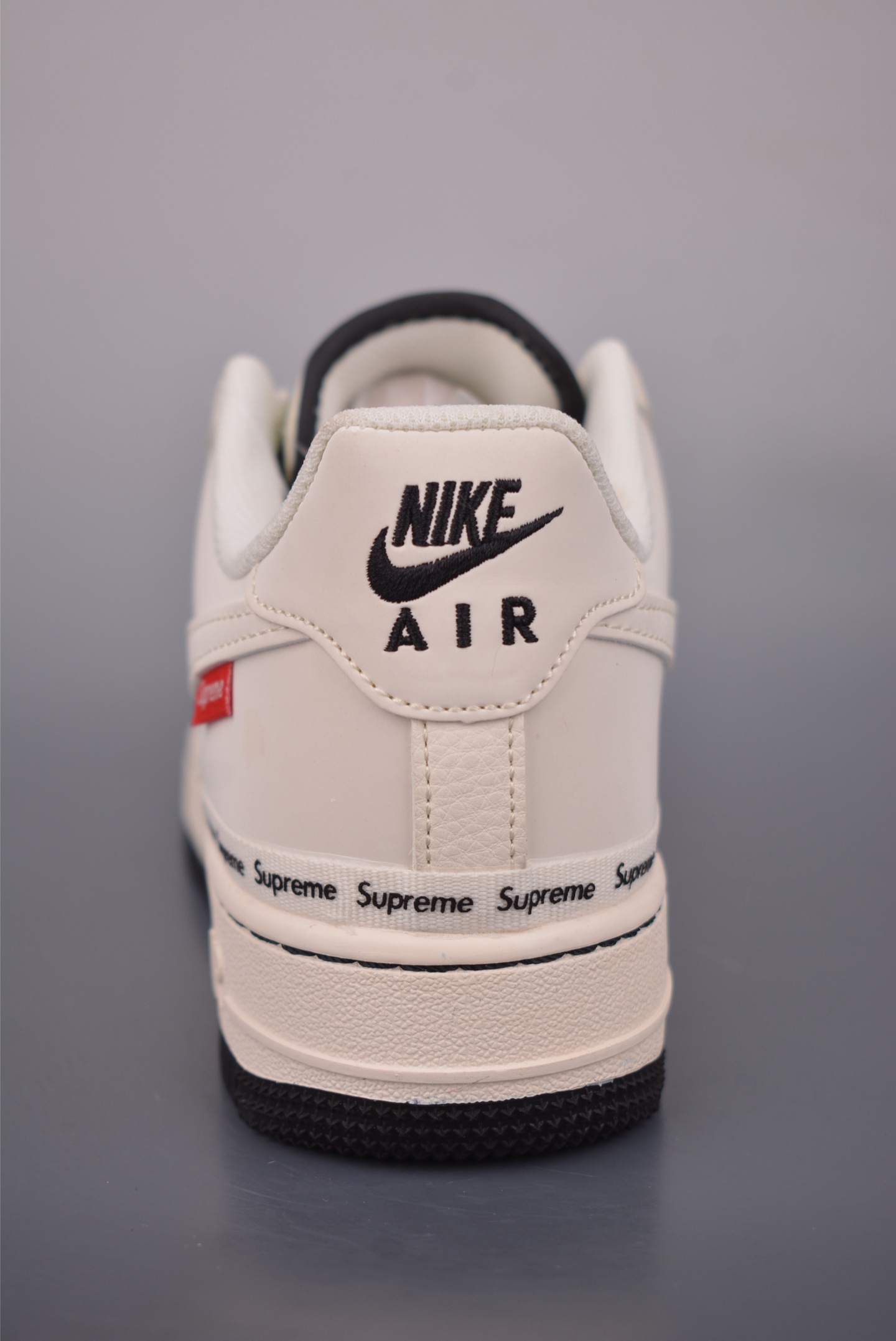 Nike Air Force 1 Low Supreme联名 XX3168-222 Nike Air Force 1 Low Supreme联名 XX3168-222