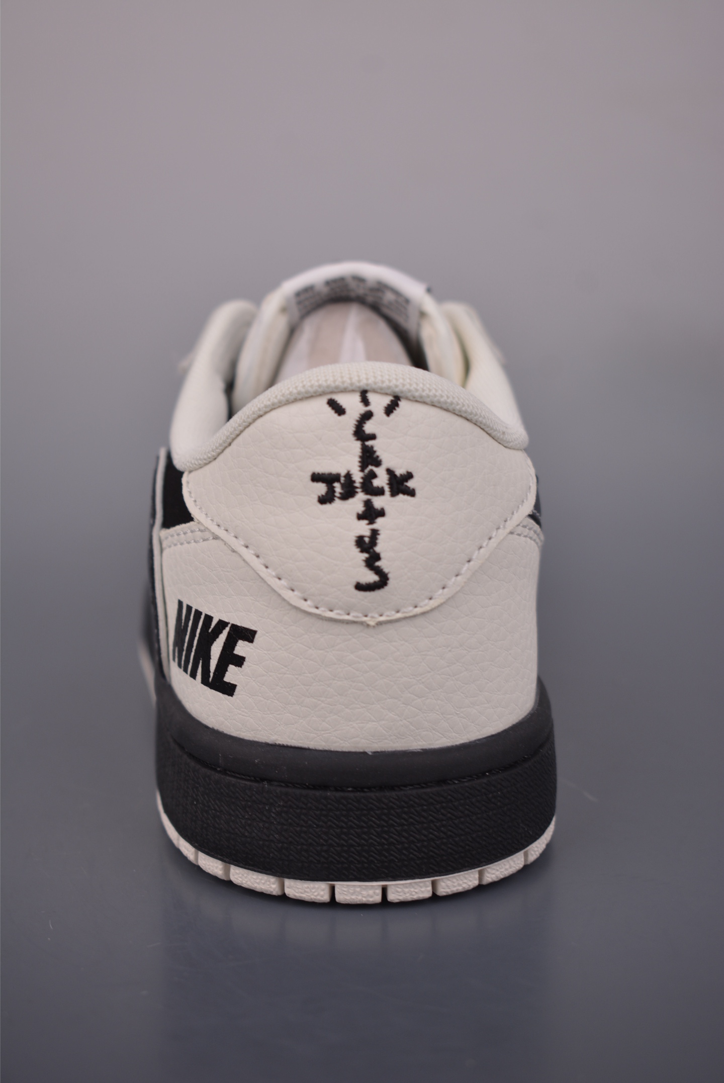 Fragment x Travis Scott x Just Air Jordan 1 Low 三方联名倒钩 JW1188-173 Fragment x Travis Scott x Just Air Jordan 1 Low 三方联名倒钩 JW1188-173
