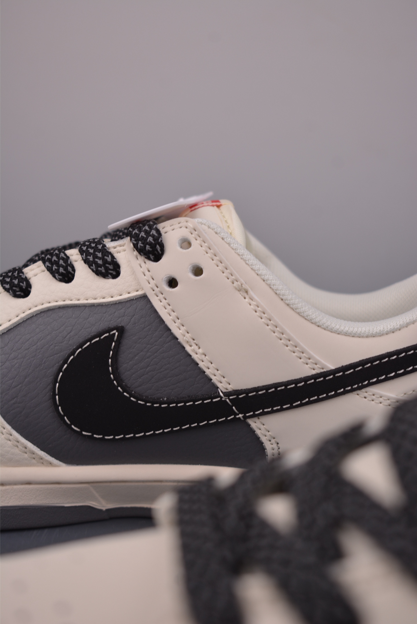 Nike SB Dunk Low Supreme联名 JP1628-011 Nike SB Dunk Low Supreme联名 JP1628-011