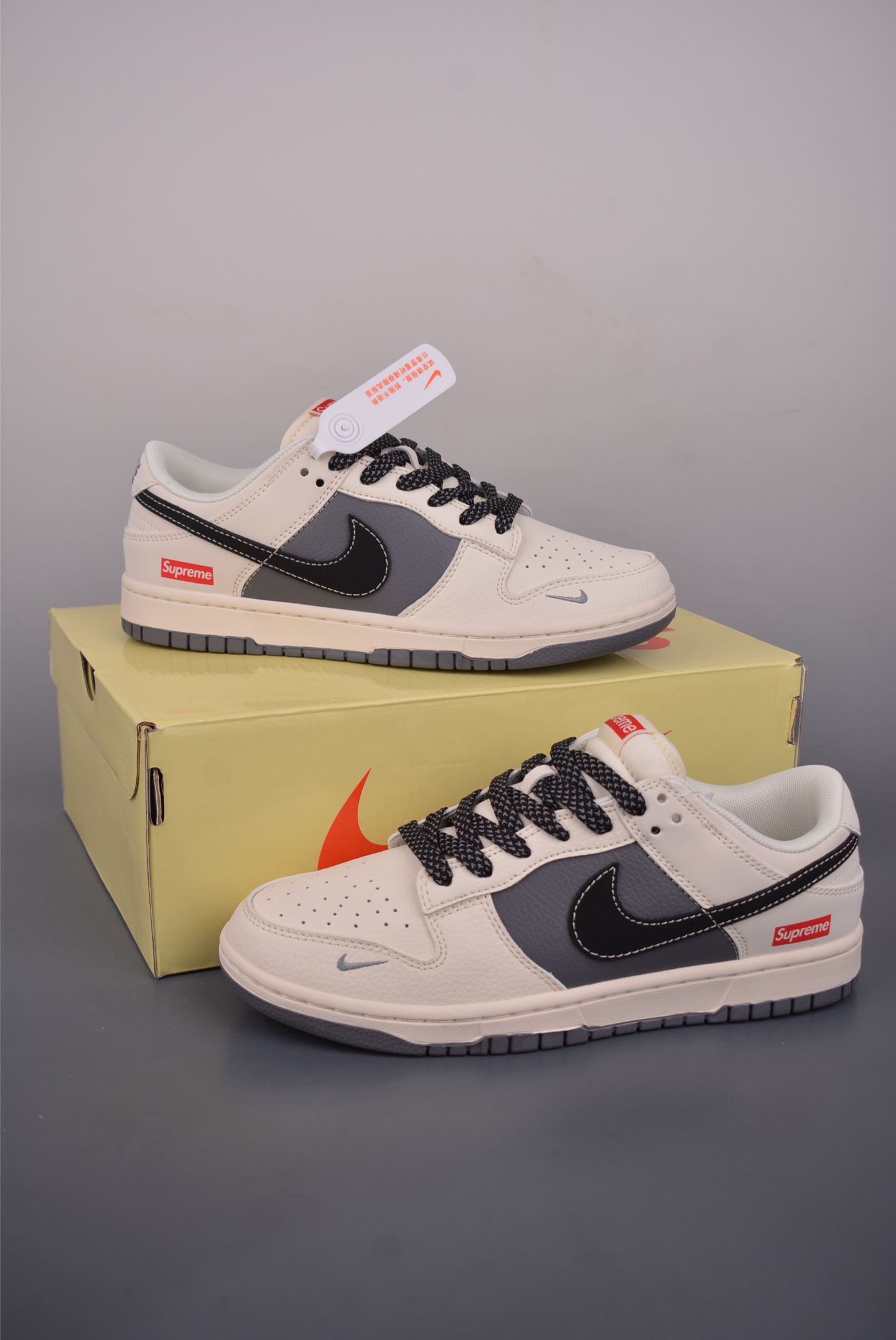 Nike SB Dunk Low Supreme联名 JP1628-011 Nike SB Dunk Low Supreme联名 JP1628-011