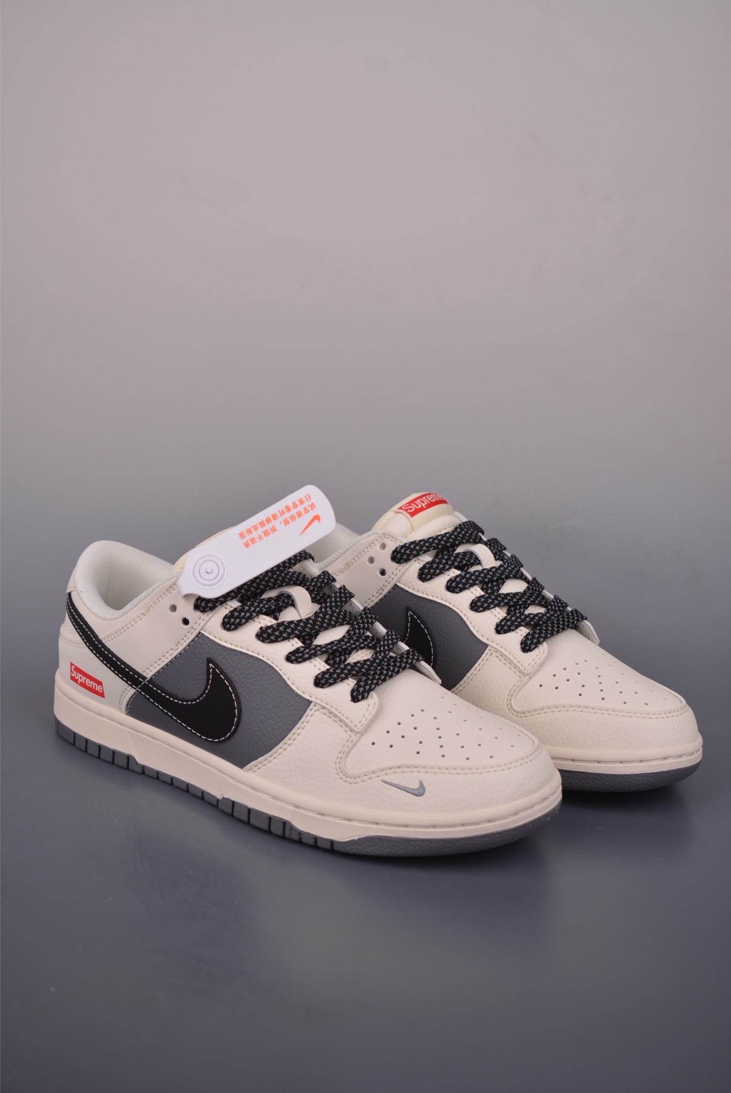 Nike SB Dunk Low Supreme联名 JP1628-011 Nike SB Dunk Low Supreme联名 JP1628-011
