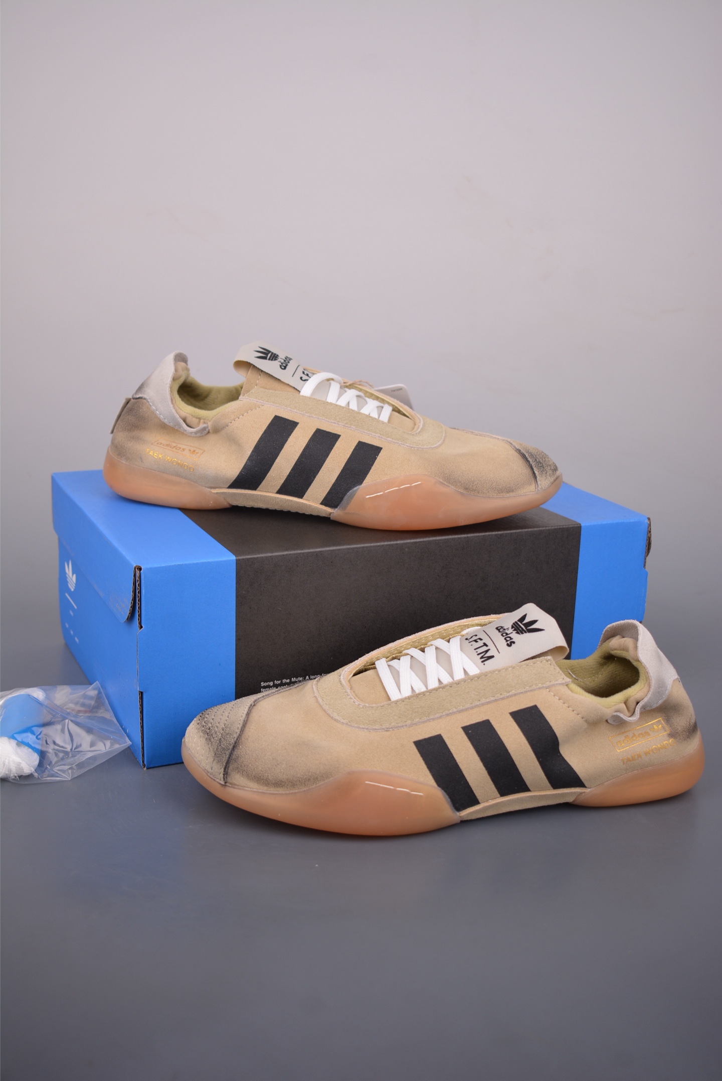 SONG FOR THE MUTE x adidas Taekwondo MEI 联名三色 HP3516-Top High Quatity Cheap Sneakers Fashion Clothing Clothes Bags handbags Shoes of all Brand wholesale With The best Quality And Beautiful Price from China Factory Chinese suppliers wholesaler seller SONG FOR THE MUTE x adidas Taekwondo MEI 联名三色 HP3516