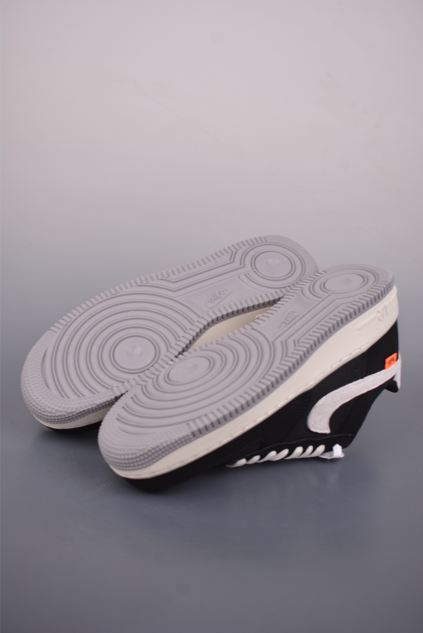Nike Air Force 1 Low 墨灰 FQ3544-001 Nike Air Force 1 Low 墨灰 FQ3544-001