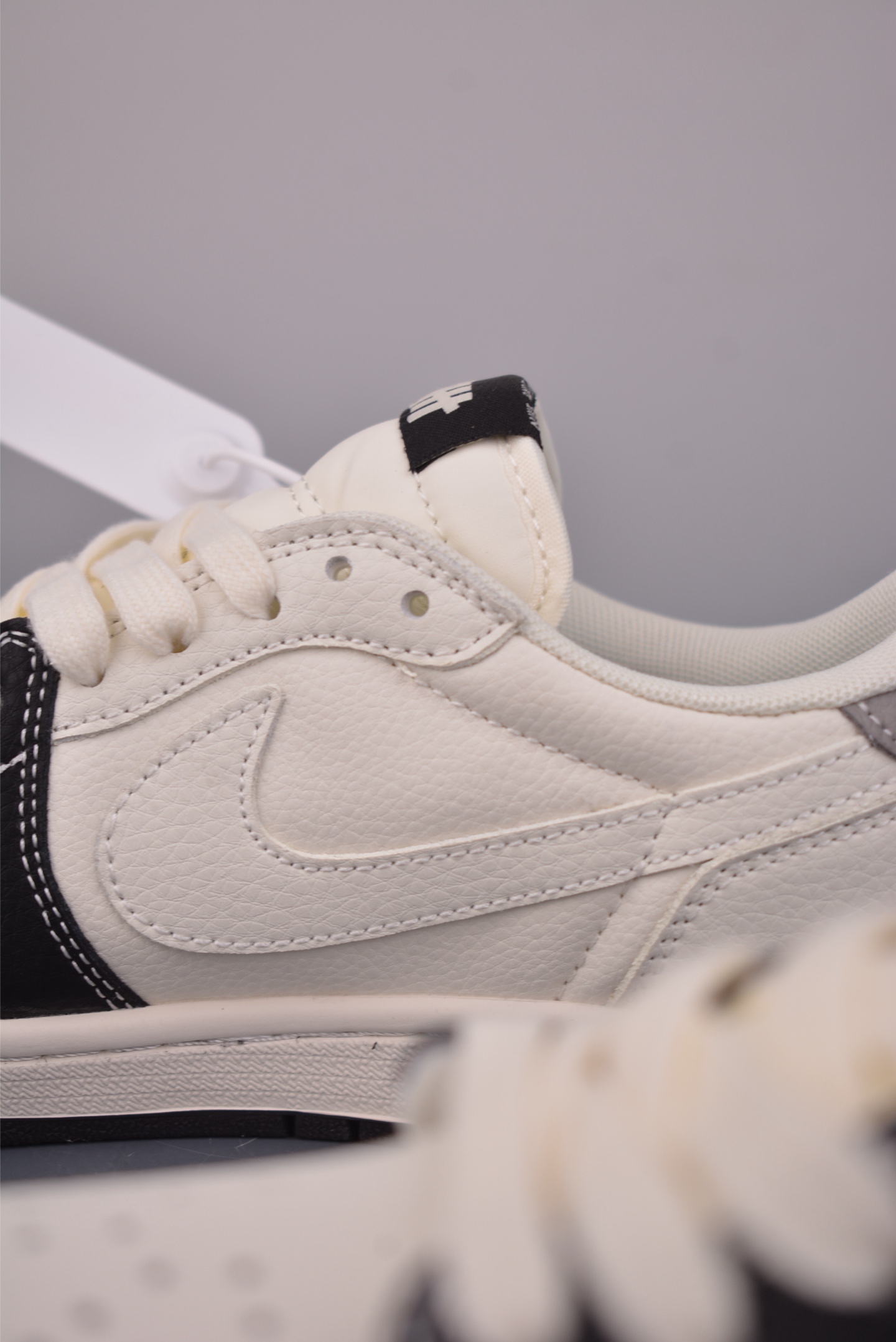 Fragment x Travis Scott x UN Air Jordan 1 Low 三方联名倒钩 全新的三方联名低帮倒钩 JW1188-169 Fragment x Travis Scott x UN Air Jordan 1 Low 三方联名倒钩 全新的三方联名低帮倒钩 JW1188-169