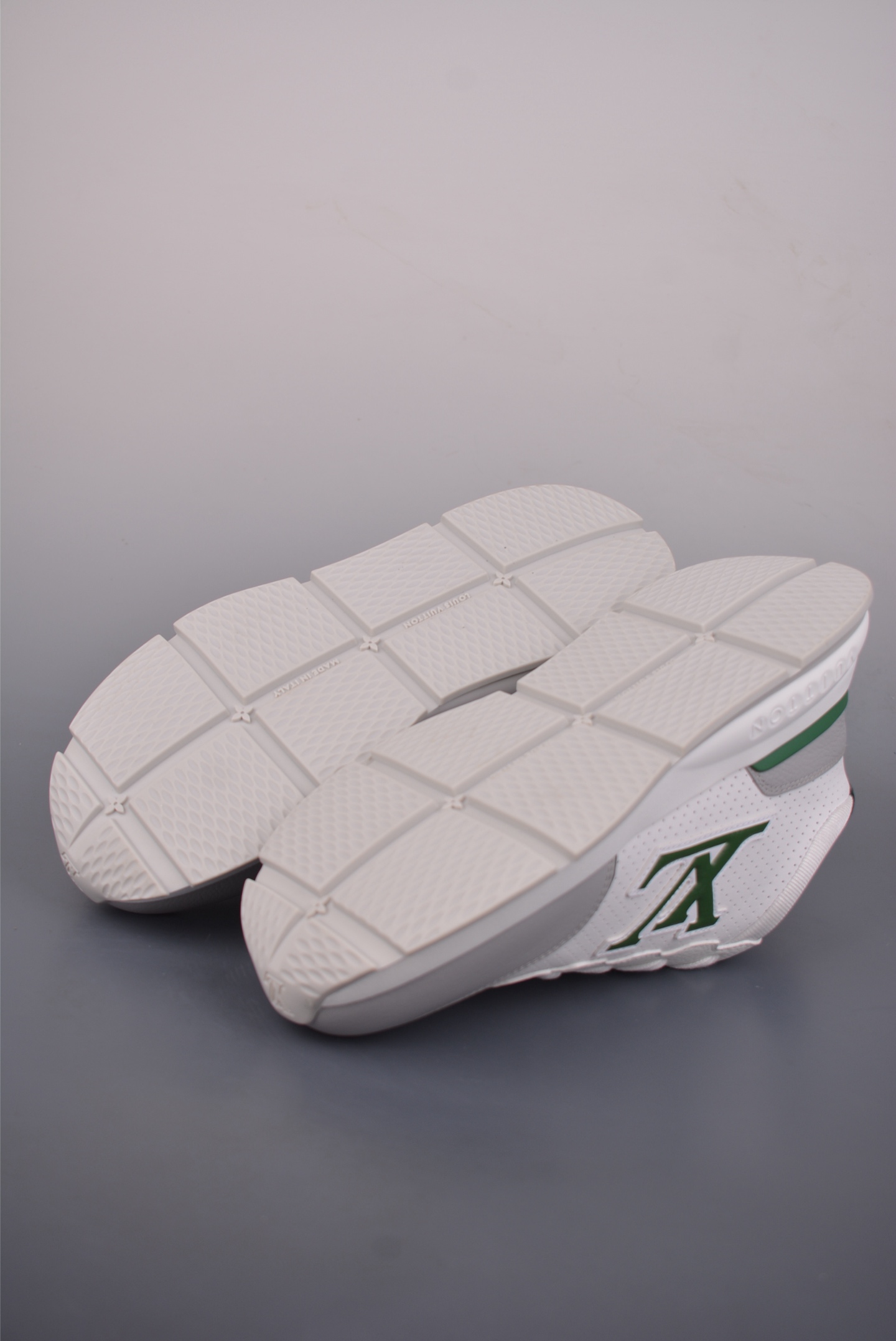 LOUIS VUITTON 路易威登 LV Trainer Nigo联名 FW25 牛皮革 1AJ128