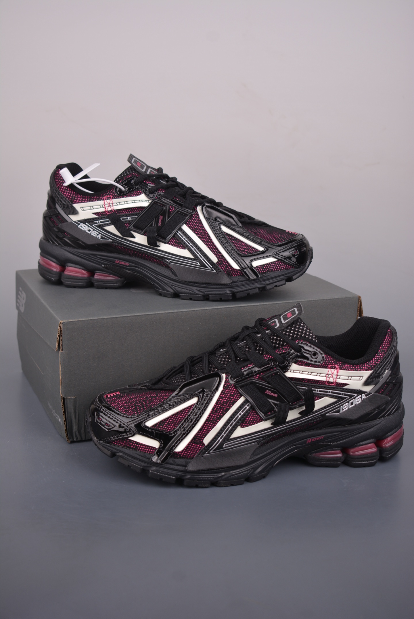 New Balance M1906系列 复古单品宝藏老爹鞋款 U1906AD New Balance M1906系列 复古单品宝藏老爹鞋款 U1906AD