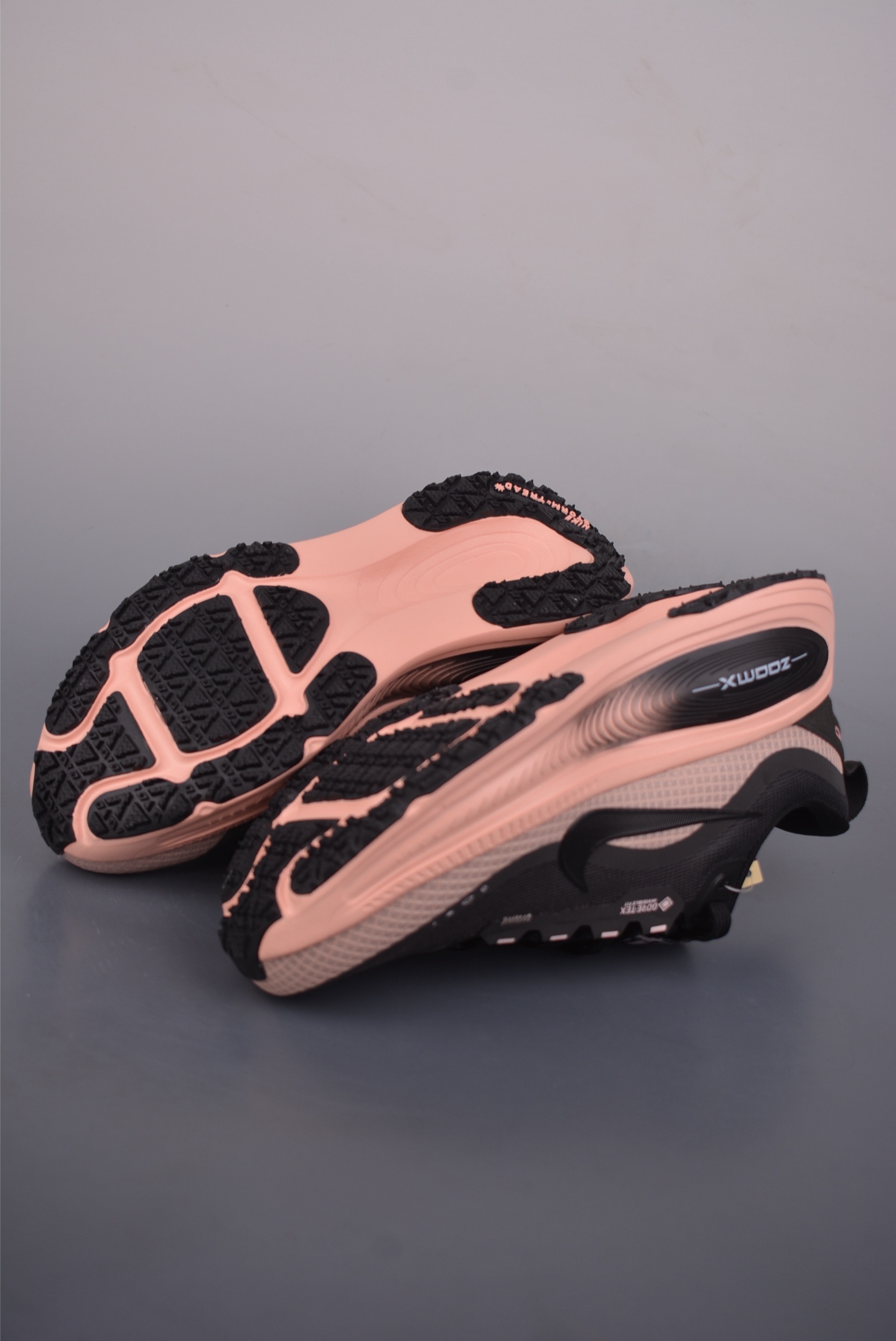 Nike Air Zoom Vomero 18 GTX 全新科技提前原鞋开发 HQ7002-003 Nike Air Zoom Vomero 18 GTX 全新科技提前原鞋开发 HQ7002-003
