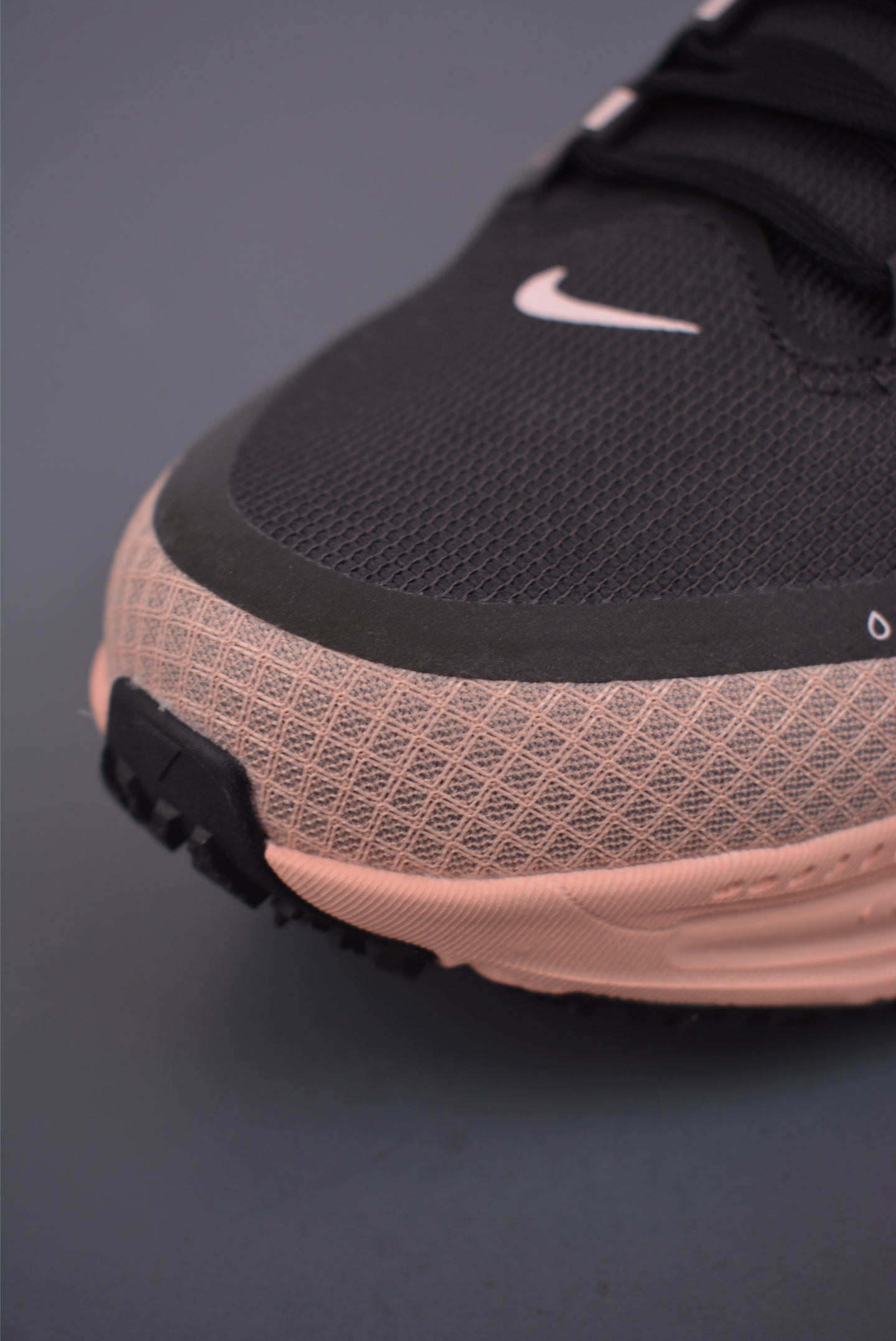 Nike Air Zoom Vomero 18 GTX 全新科技提前原鞋开发 HQ7002-003 Nike Air Zoom Vomero 18 GTX 全新科技提前原鞋开发 HQ7002-003