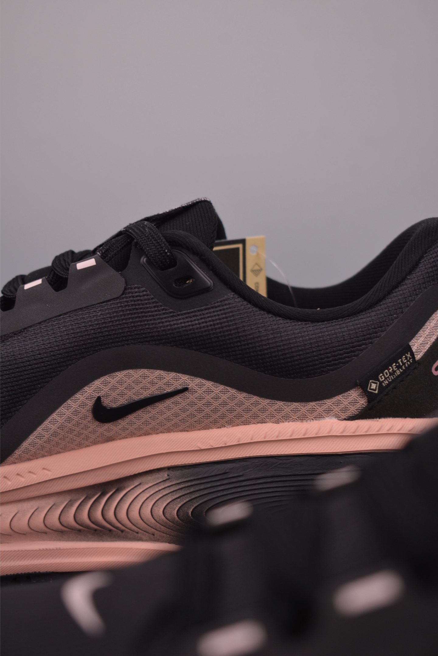Nike Air Zoom Vomero 18 GTX 全新科技提前原鞋开发 HQ7002-003 Nike Air Zoom Vomero 18 GTX 全新科技提前原鞋开发 HQ7002-003