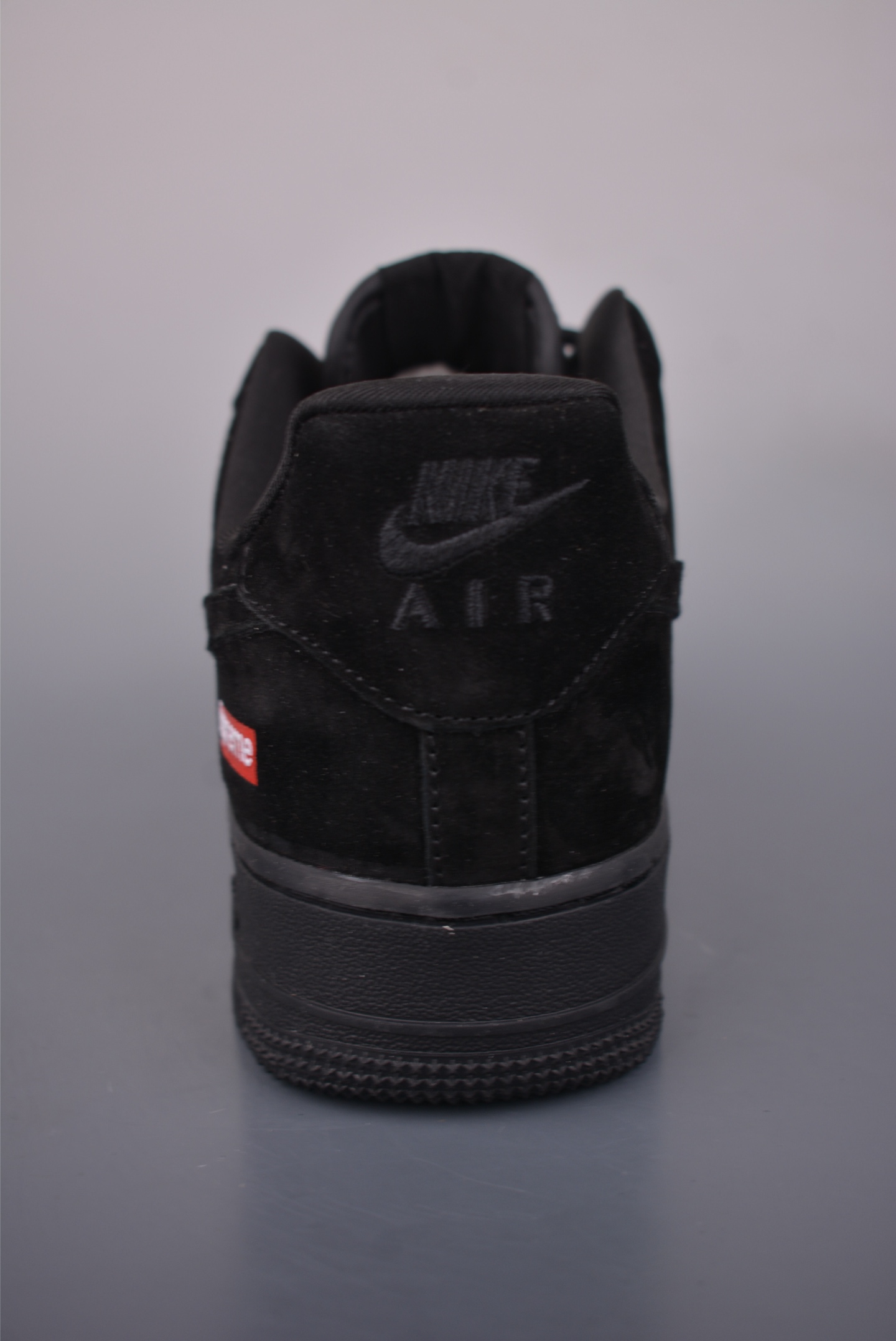 Nike Air Force 1 Low Supreme联名 DF0188-119 Nike Air Force 1 Low Supreme联名 DF0188-119