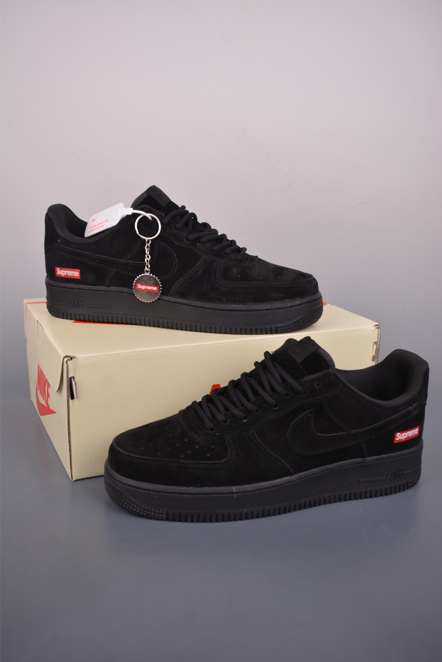Nike Air Force 1 Low Supreme联名 DF0188-119 Nike Air Force 1 Low Supreme联名 DF0188-119