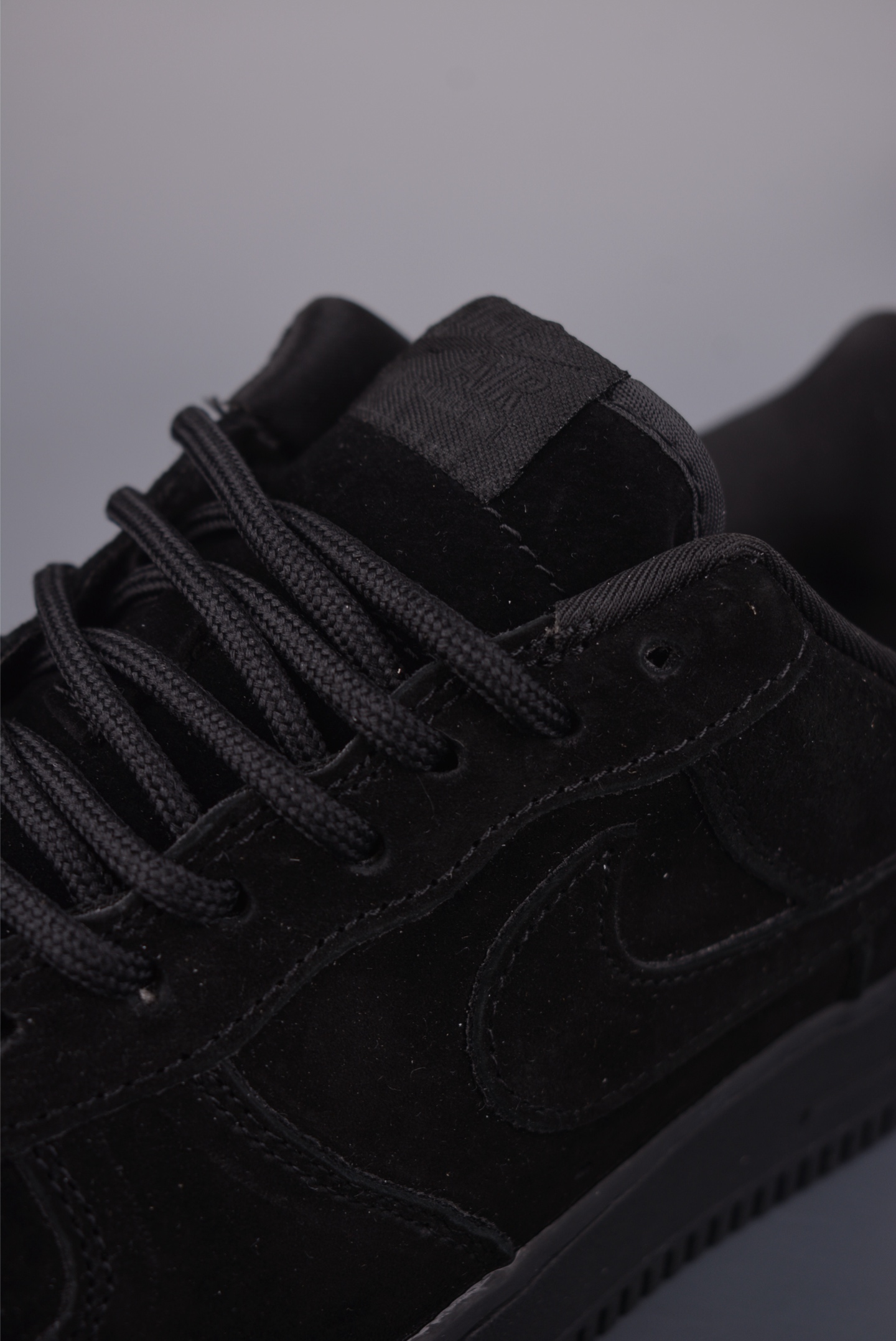 Nike Air Force 1 Low Supreme联名 DF0188-119 Nike Air Force 1 Low Supreme联名 DF0188-119