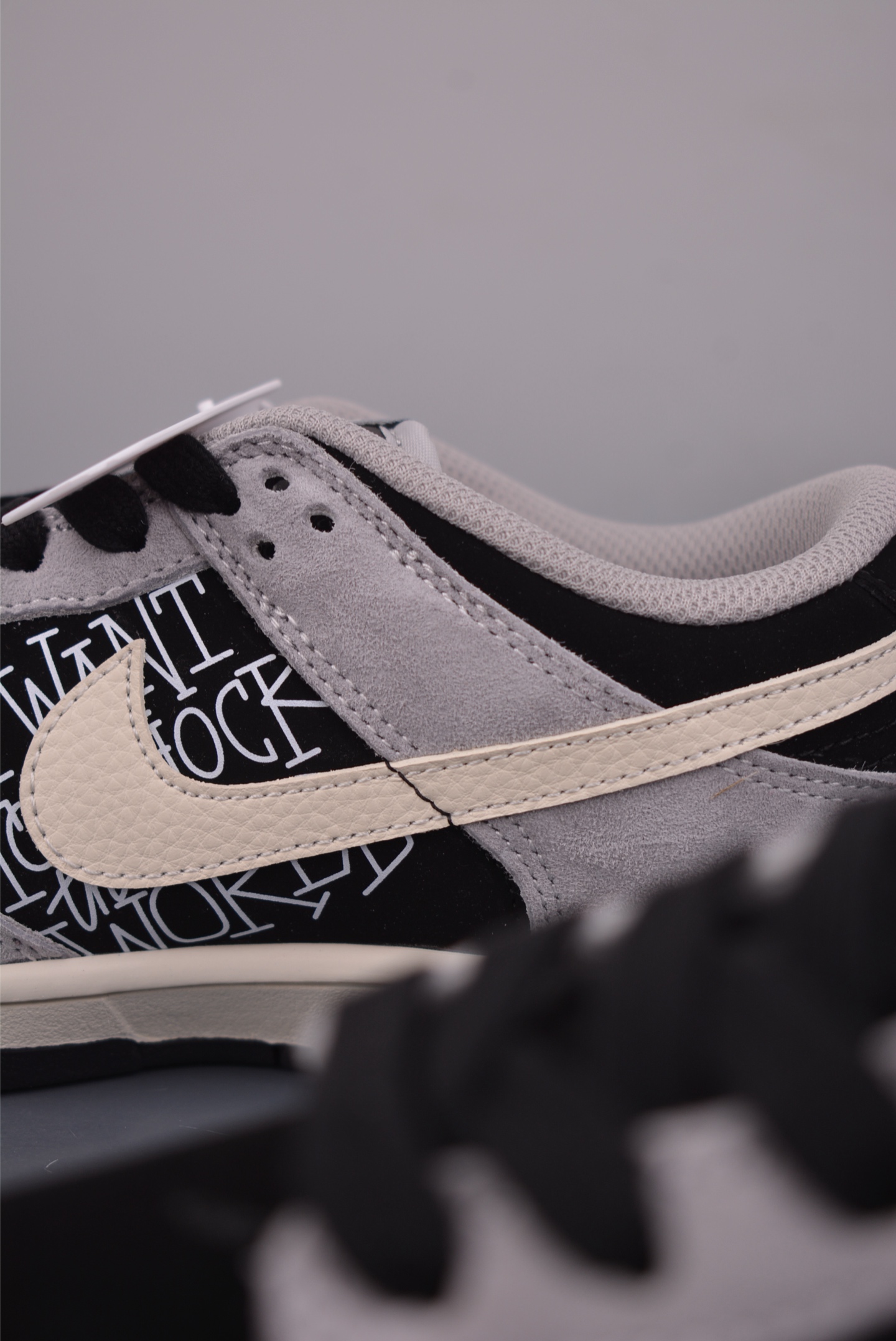 Nike SB Dunk Low Dior联名 DN3168-021 Nike SB Dunk Low Dior联名 DN3168-021
