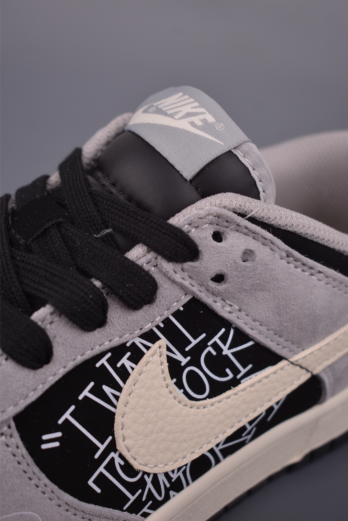 Nike SB Dunk Low Dior联名 DN3168-021 Nike SB Dunk Low Dior联名 DN3168-021