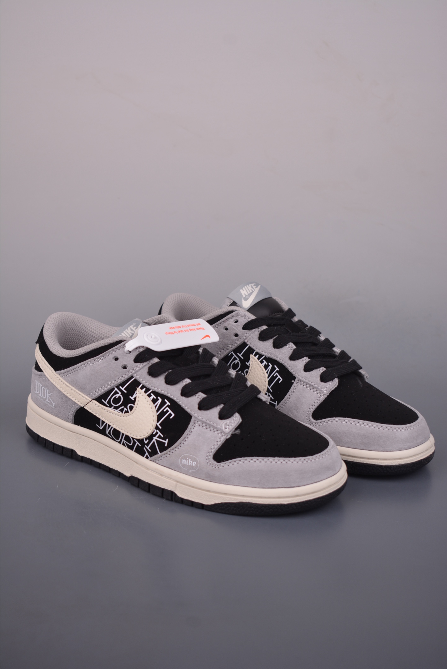 Nike SB Dunk Low Dior联名 DN3168-021 Nike SB Dunk Low Dior联名 DN3168-021