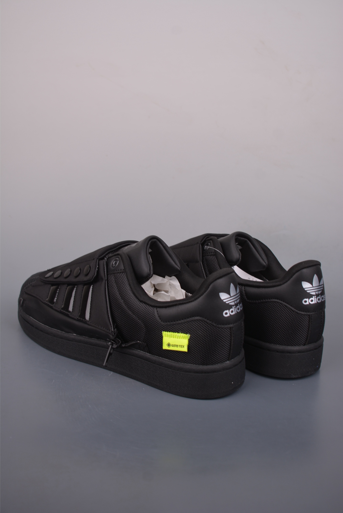 Adidas Originals Superstar 面包贝壳头 阿迪GORE-TEX的极寒防护组合 KJ3658
