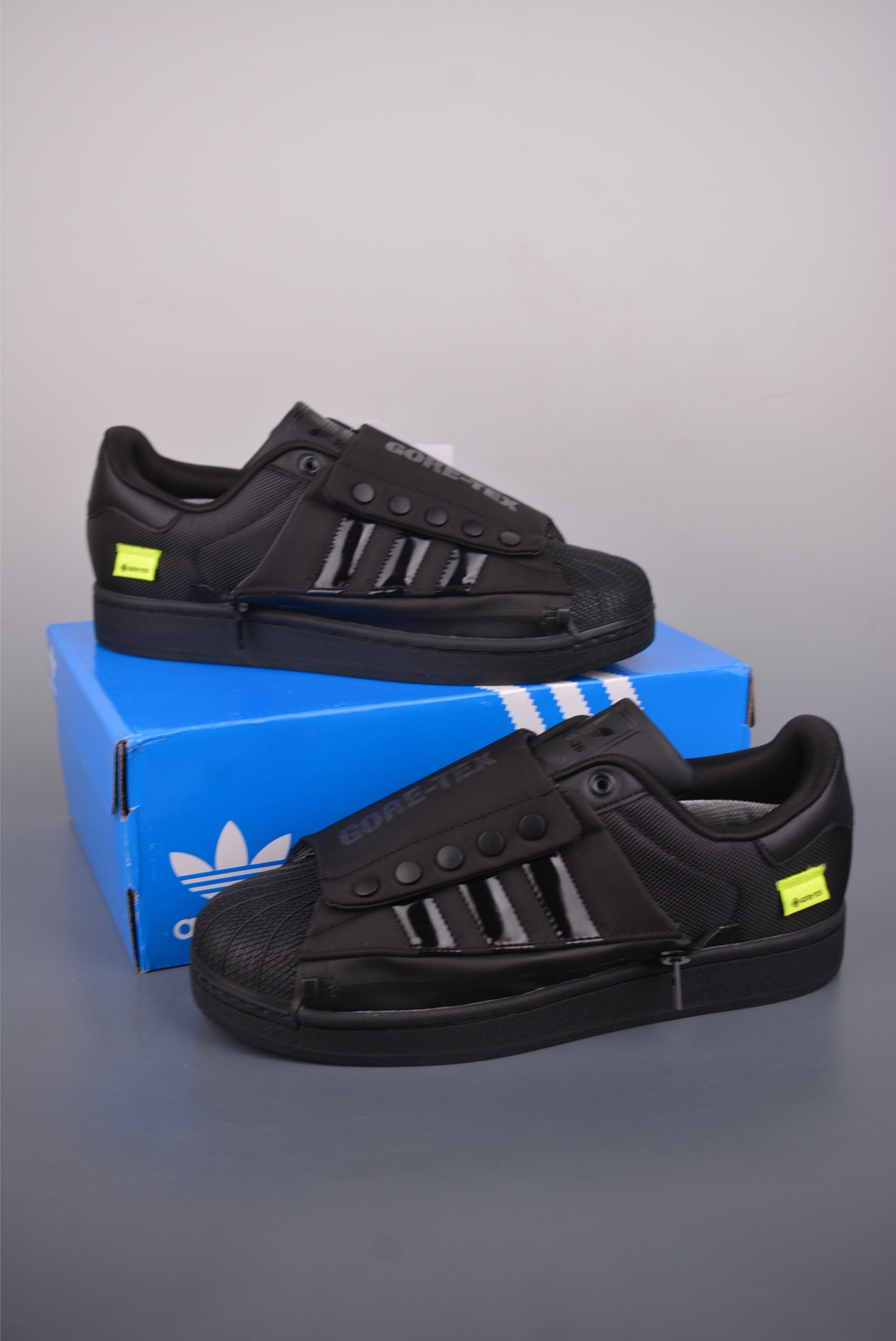 Adidas Originals Superstar 面包贝壳头 阿迪GORE-TEX的极寒防护组合 KJ3658
