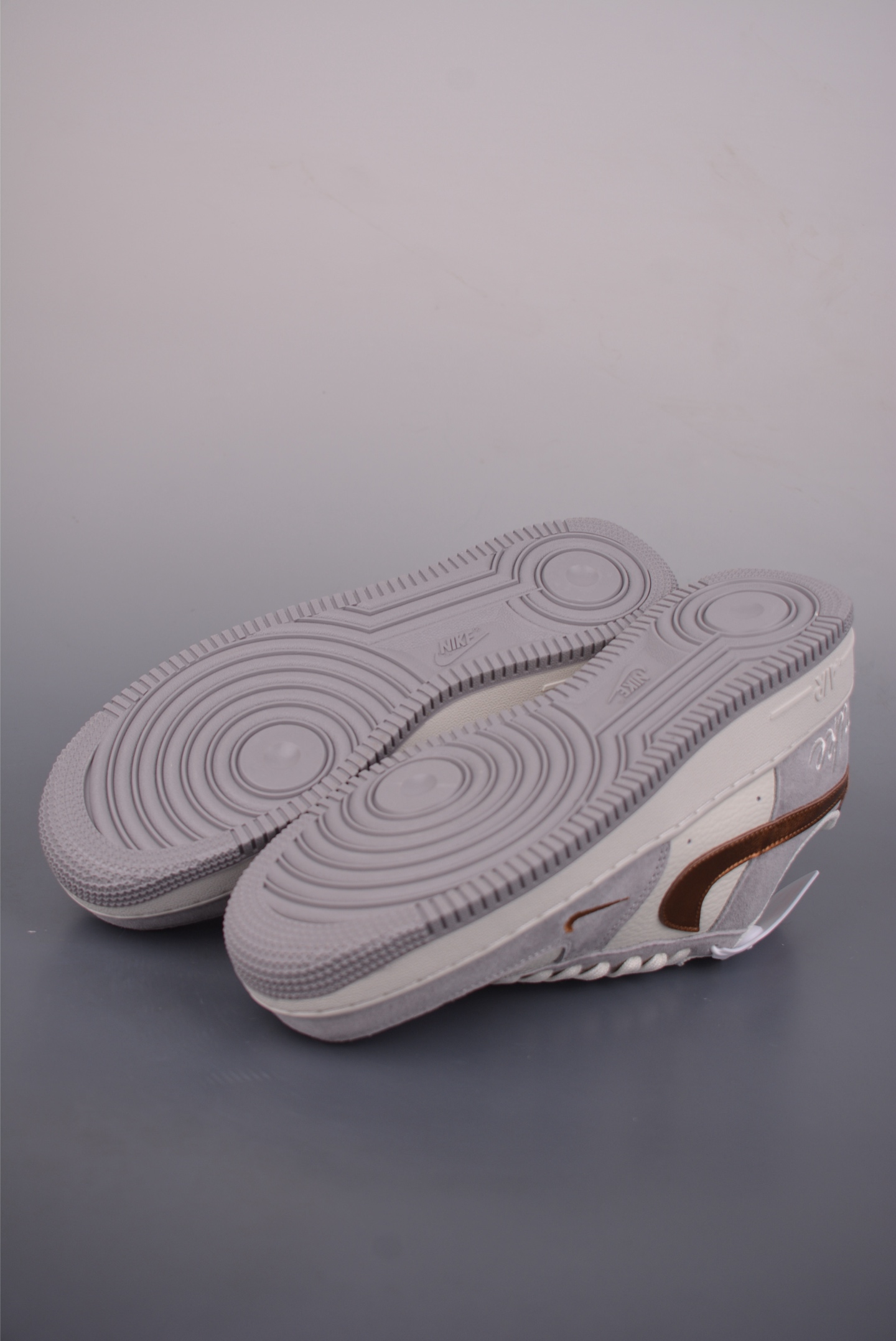 Nike Air Force 1 Low 玫金灰 DV5477-006 Nike Air Force 1 Low 玫金灰 DV5477-006