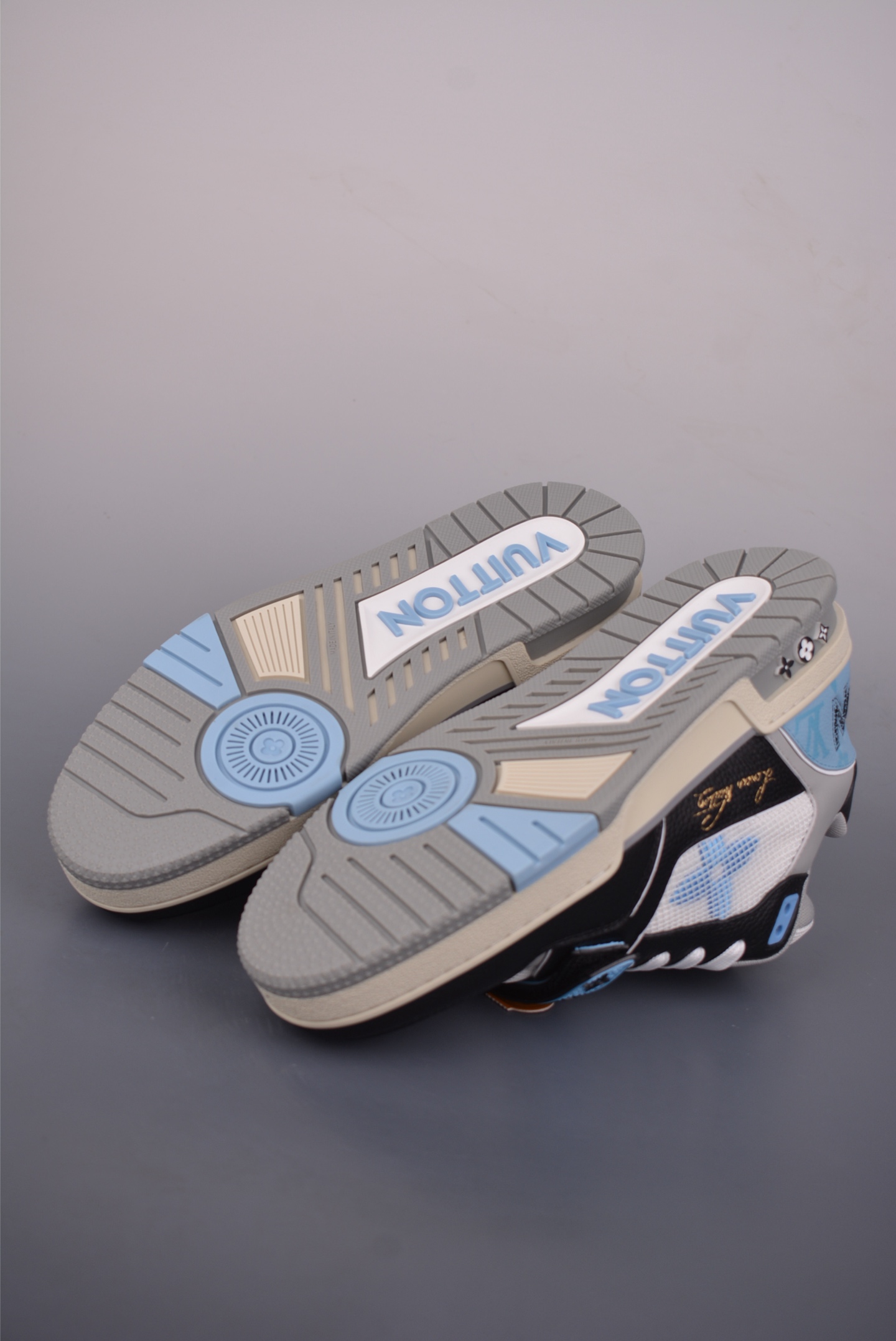 驴家LV Trainer 路易威登魔术贴 驴家LV Trainer 路易威登魔术贴