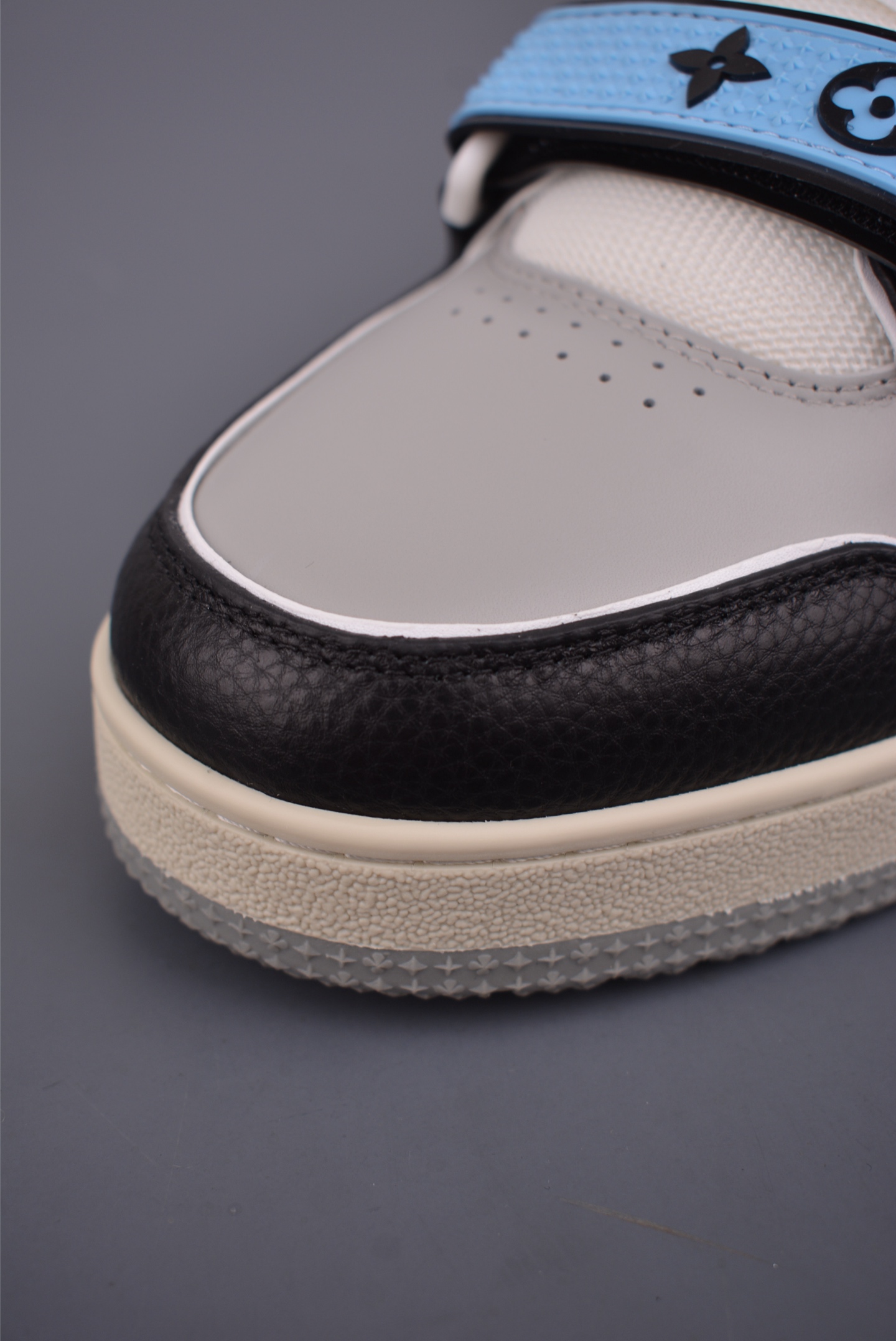 驴家LV Trainer 路易威登魔术贴 驴家LV Trainer 路易威登魔术贴