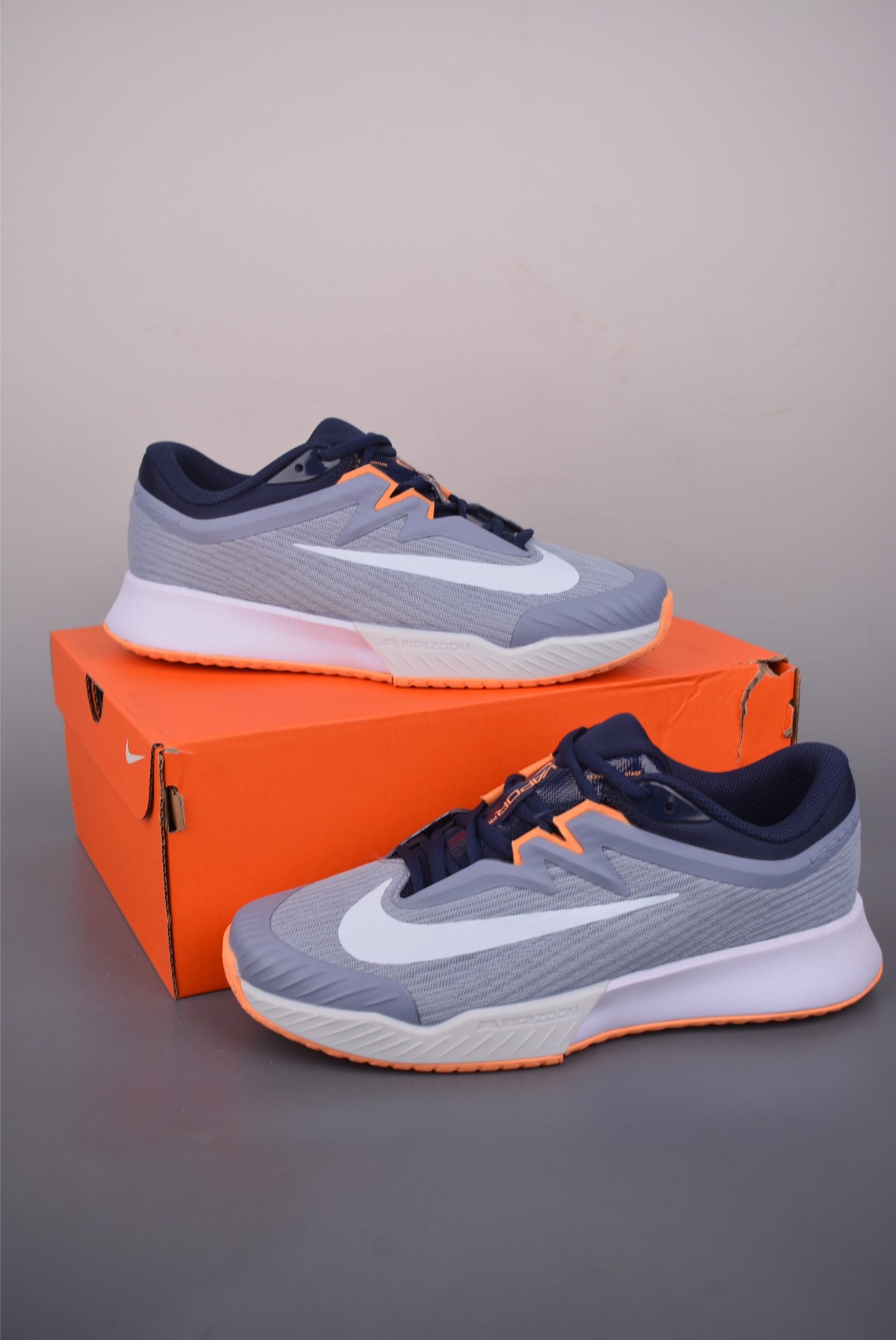 Nike Vapor Pro 3 减震防滑透气 低帮网球鞋 中底泡棉记忆回弹 鞋身独特排水槽设计 FZ2161-400 Nike Vapor Pro 3 减震防滑透气 低帮网球鞋 中底泡棉记忆回弹 鞋身独特排水槽设计 FZ2161-400