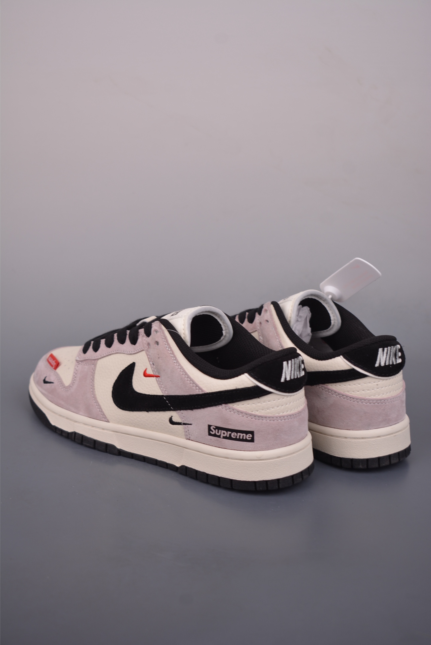 Nike SB Dunk Low Supreme联名 DN3168-018 Nike SB Dunk Low Supreme联名 DN3168-018