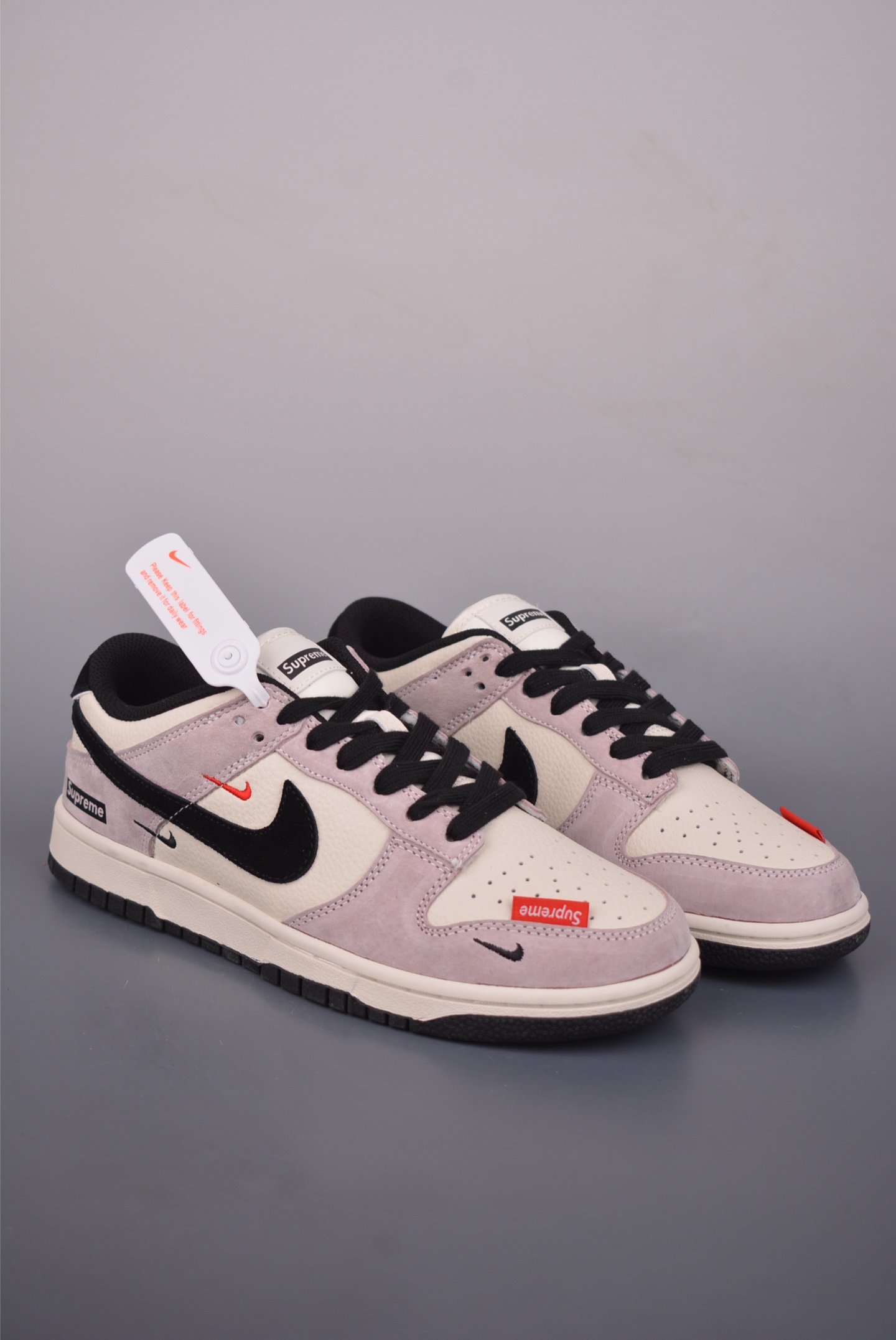 Nike SB Dunk Low Supreme联名 DN3168-018 Nike SB Dunk Low Supreme联名 DN3168-018