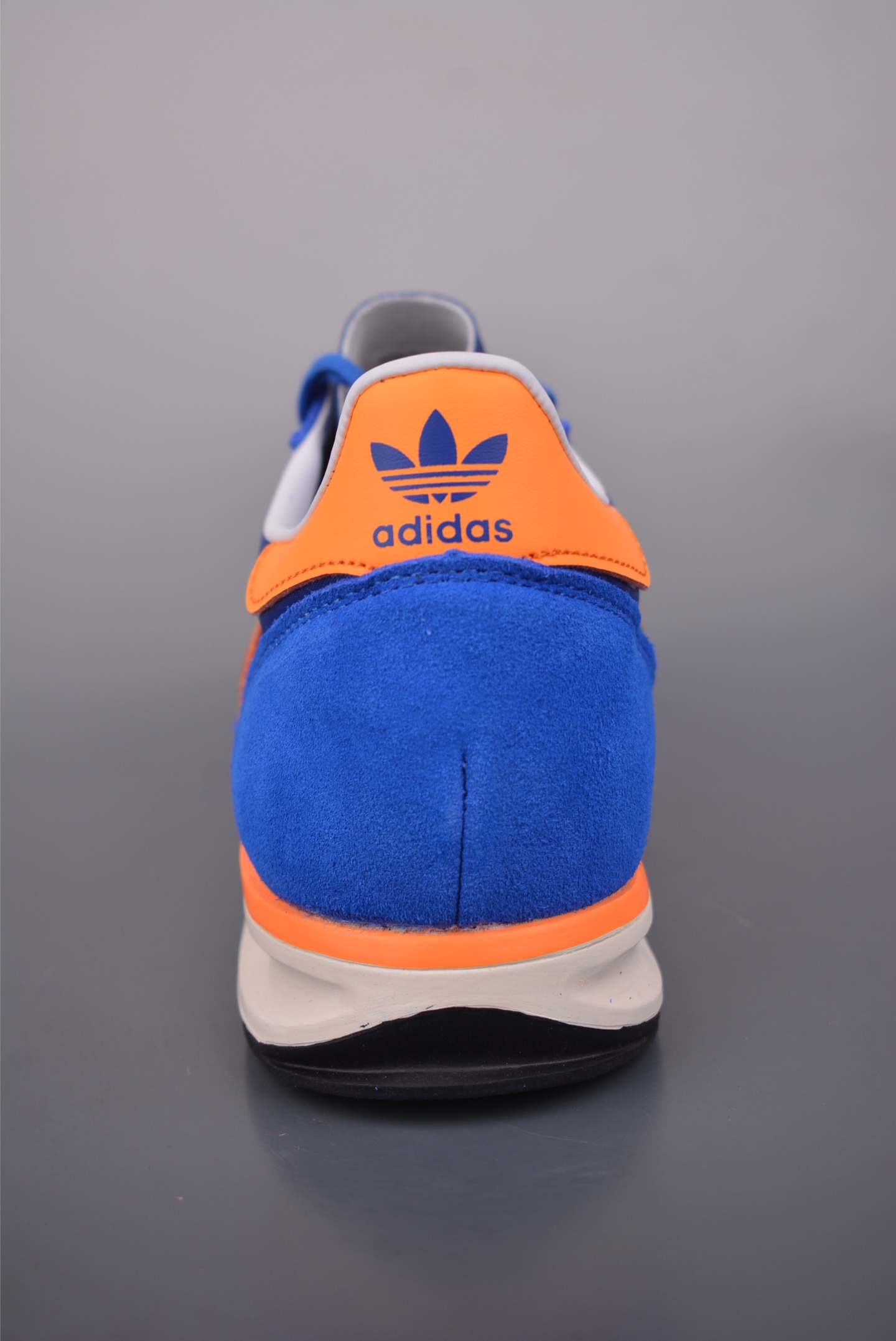 adidas originals SL 72RS 超轻便透气复古慢跑鞋 JR8775 adidas originals SL 72RS 超轻便透气复古慢跑鞋 JR8775