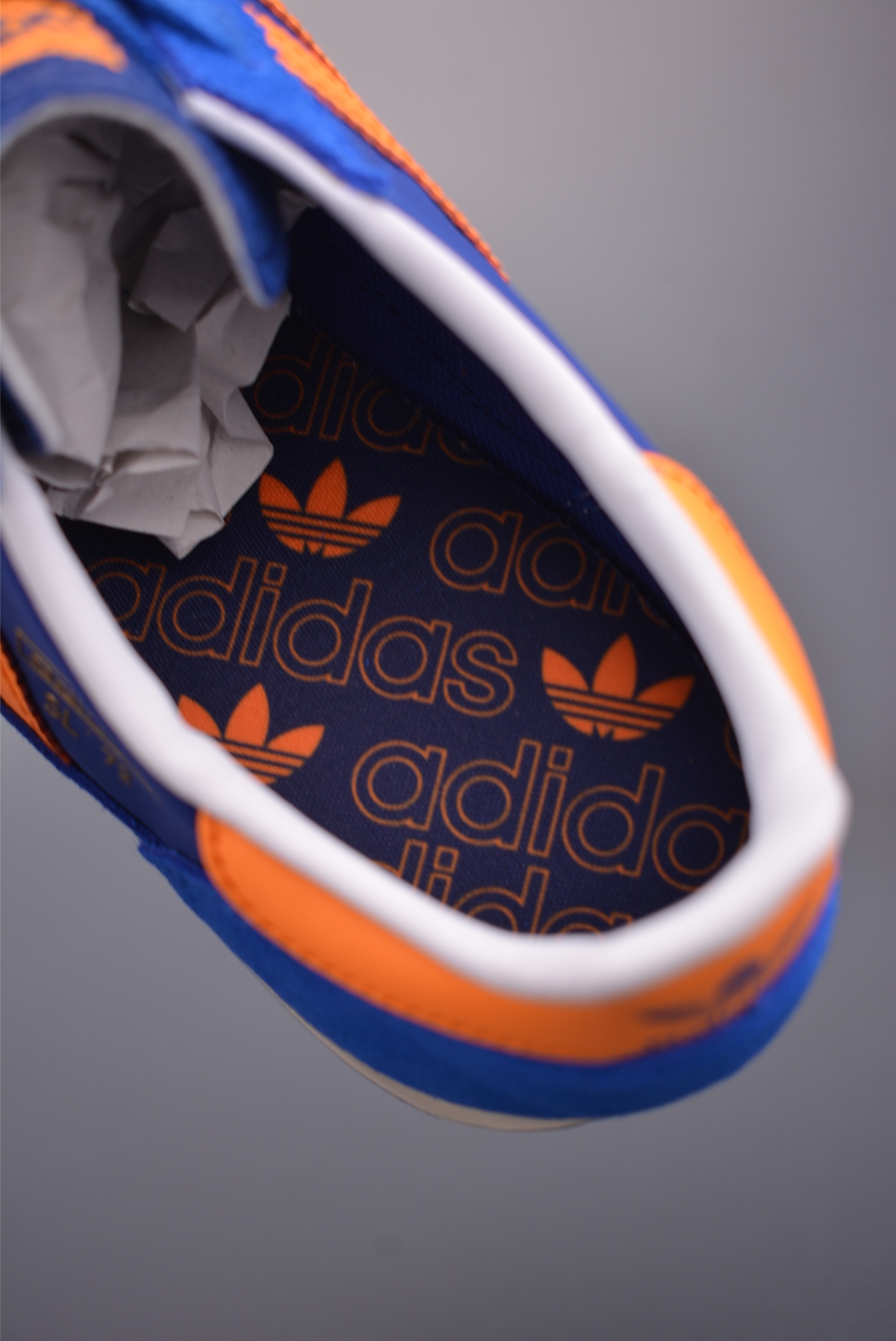 adidas originals SL 72RS 超轻便透气复古慢跑鞋 JR8775 adidas originals SL 72RS 超轻便透气复古慢跑鞋 JR8775