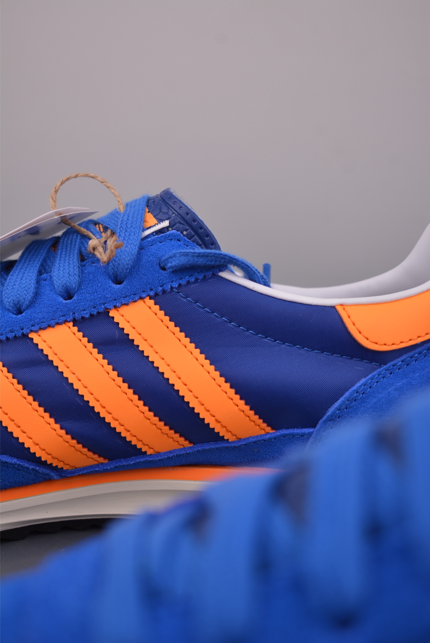 adidas originals SL 72RS 超轻便透气复古慢跑鞋 JR8775 adidas originals SL 72RS 超轻便透气复古慢跑鞋 JR8775