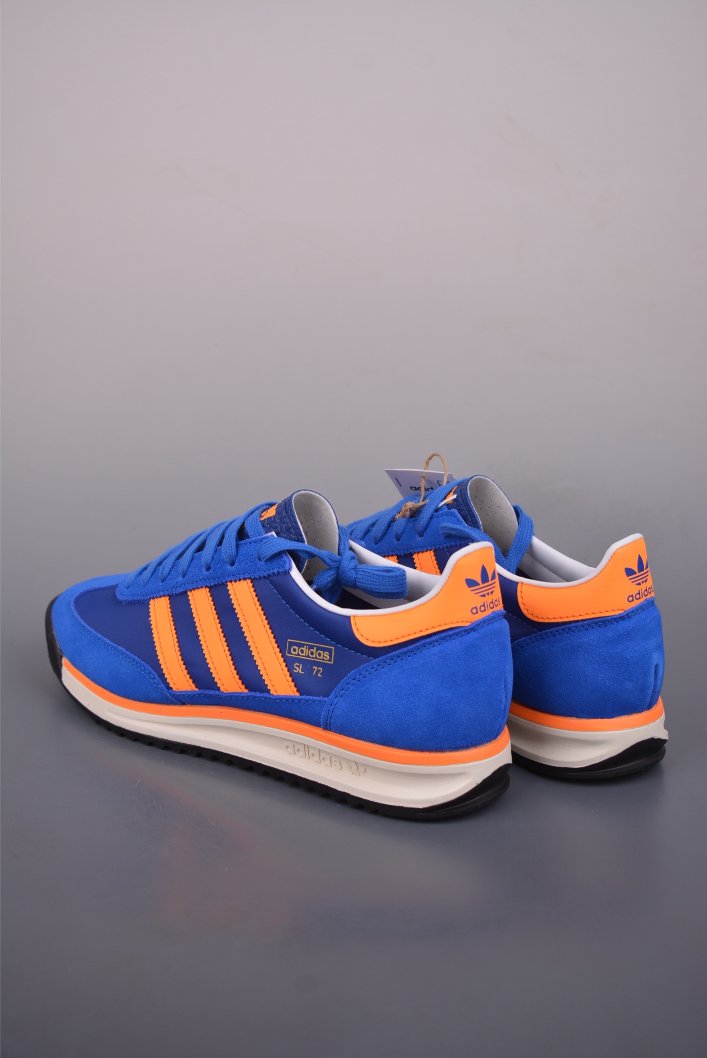 adidas originals SL 72RS 超轻便透气复古慢跑鞋 JR8775 adidas originals SL 72RS 超轻便透气复古慢跑鞋 JR8775