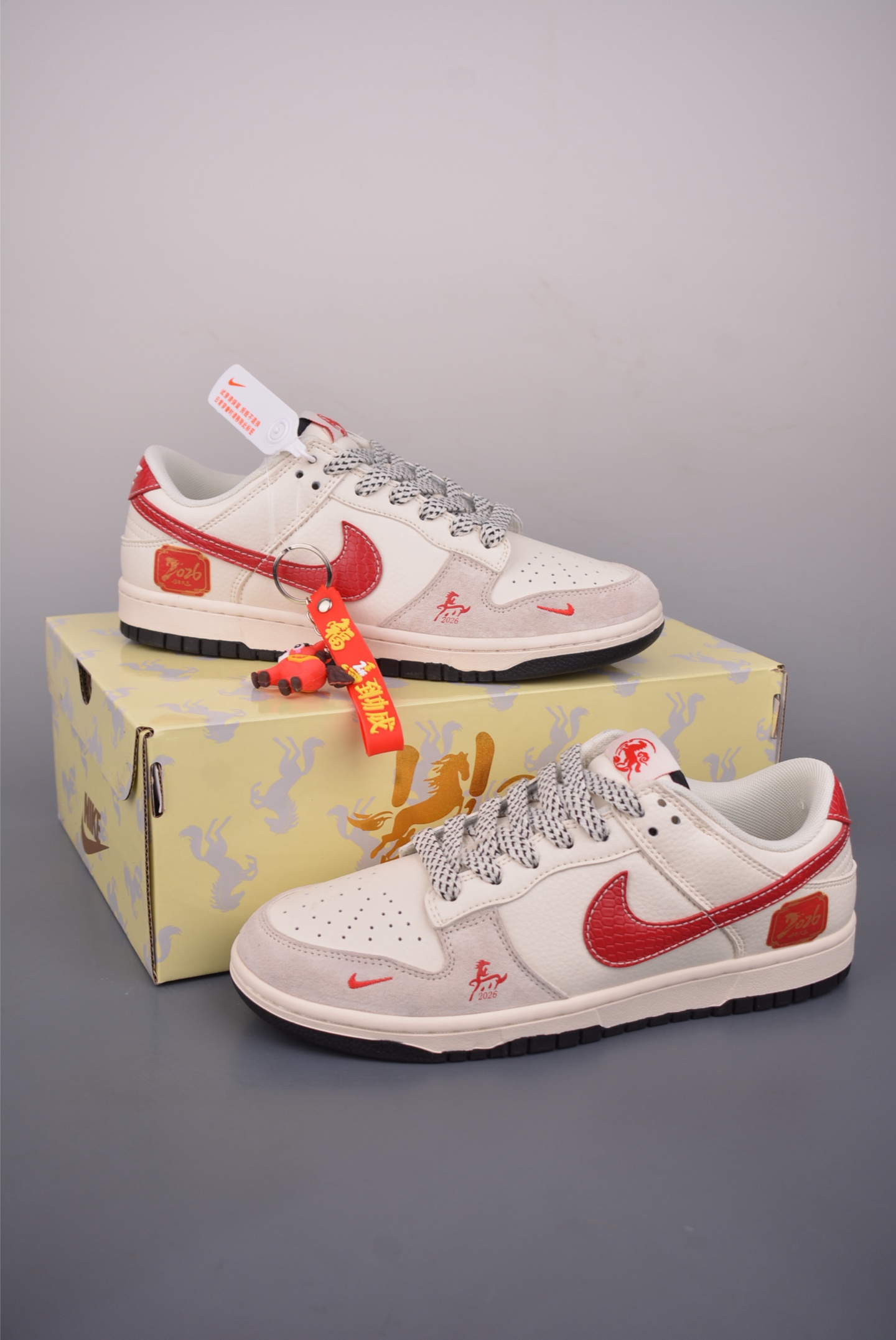 Nike SB Dunk Low 马年联名 XX8930-030 Nike SB Dunk Low 马年联名 XX8930-030