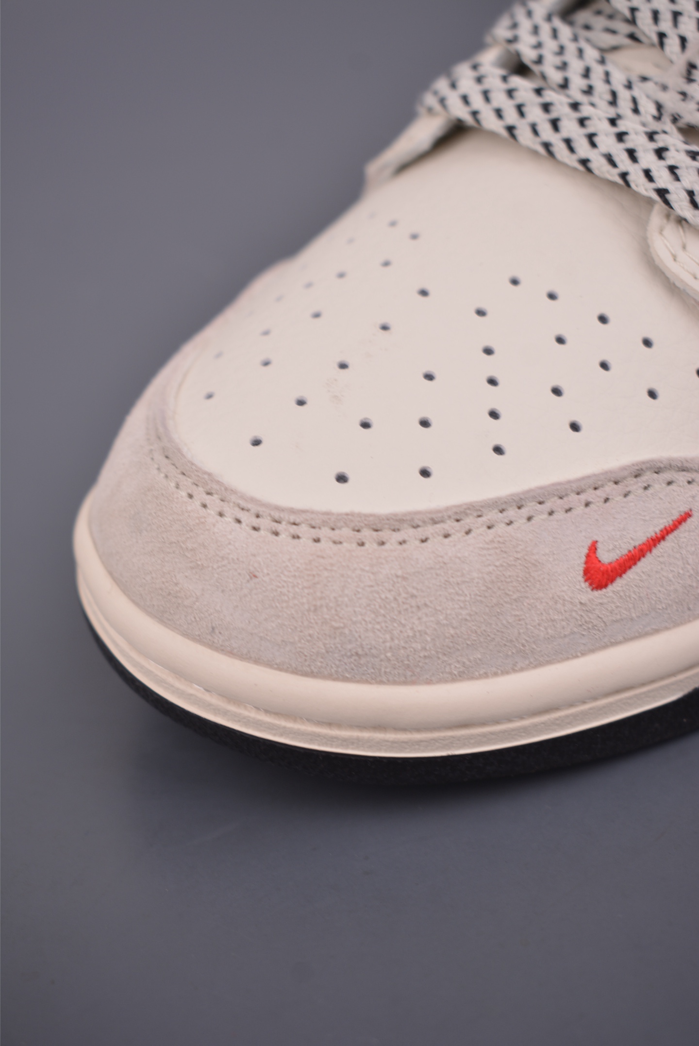 Nike SB Dunk Low 马年联名 XX8930-030 Nike SB Dunk Low 马年联名 XX8930-030