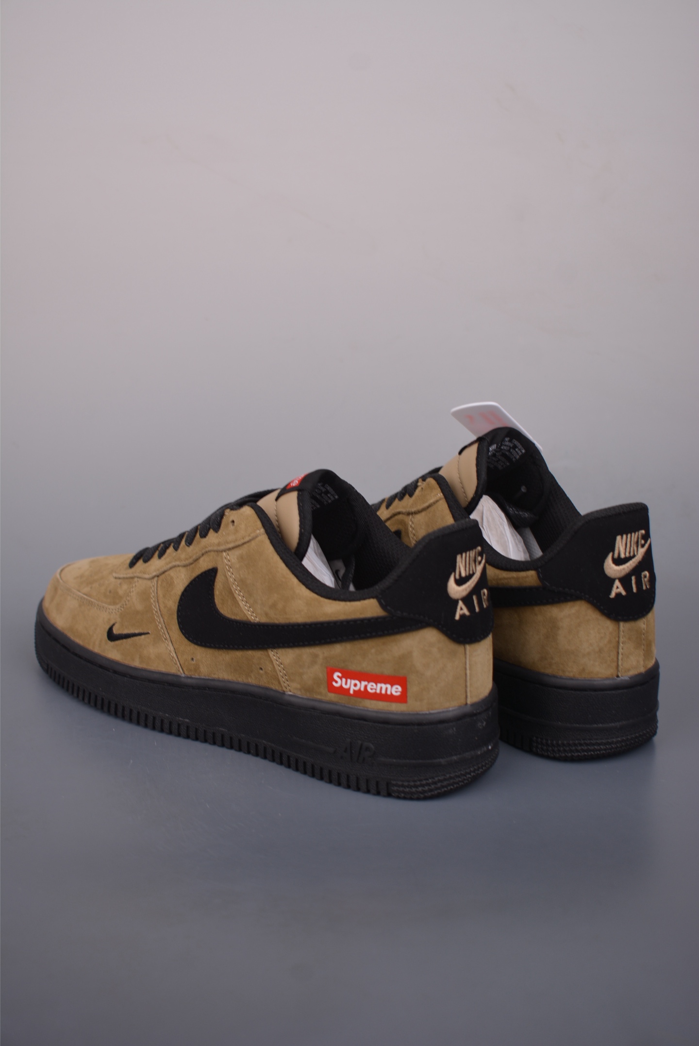 Nike Air Force 1 Low Supreme联名 DV5477-201-Top High Quatity Cheap Sneakers Fashion Clothing Clothes Bags handbags Shoes of all Brand wholesale With The best Quality And Beautiful Price from China Factory Chinese suppliers wholesaler seller Nike Air Force 1 Low Supreme联名 DV5477-201