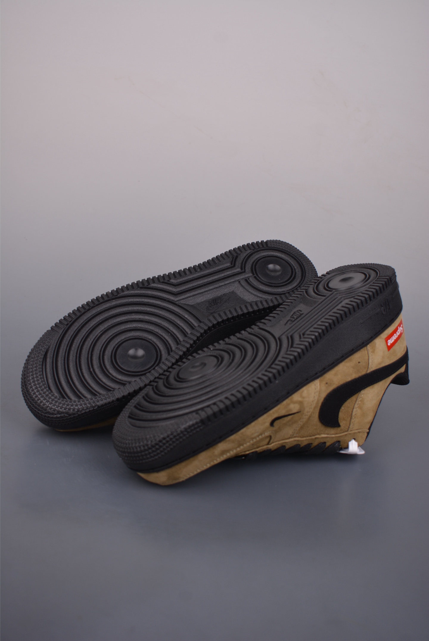 Nike Air Force 1 Low Supreme联名 DV5477-201-Top High Quatity Cheap Sneakers Fashion Clothing Clothes Bags handbags Shoes of all Brand wholesale With The best Quality And Beautiful Price from China Factory Chinese suppliers wholesaler seller Nike Air Force 1 Low Supreme联名 DV5477-201