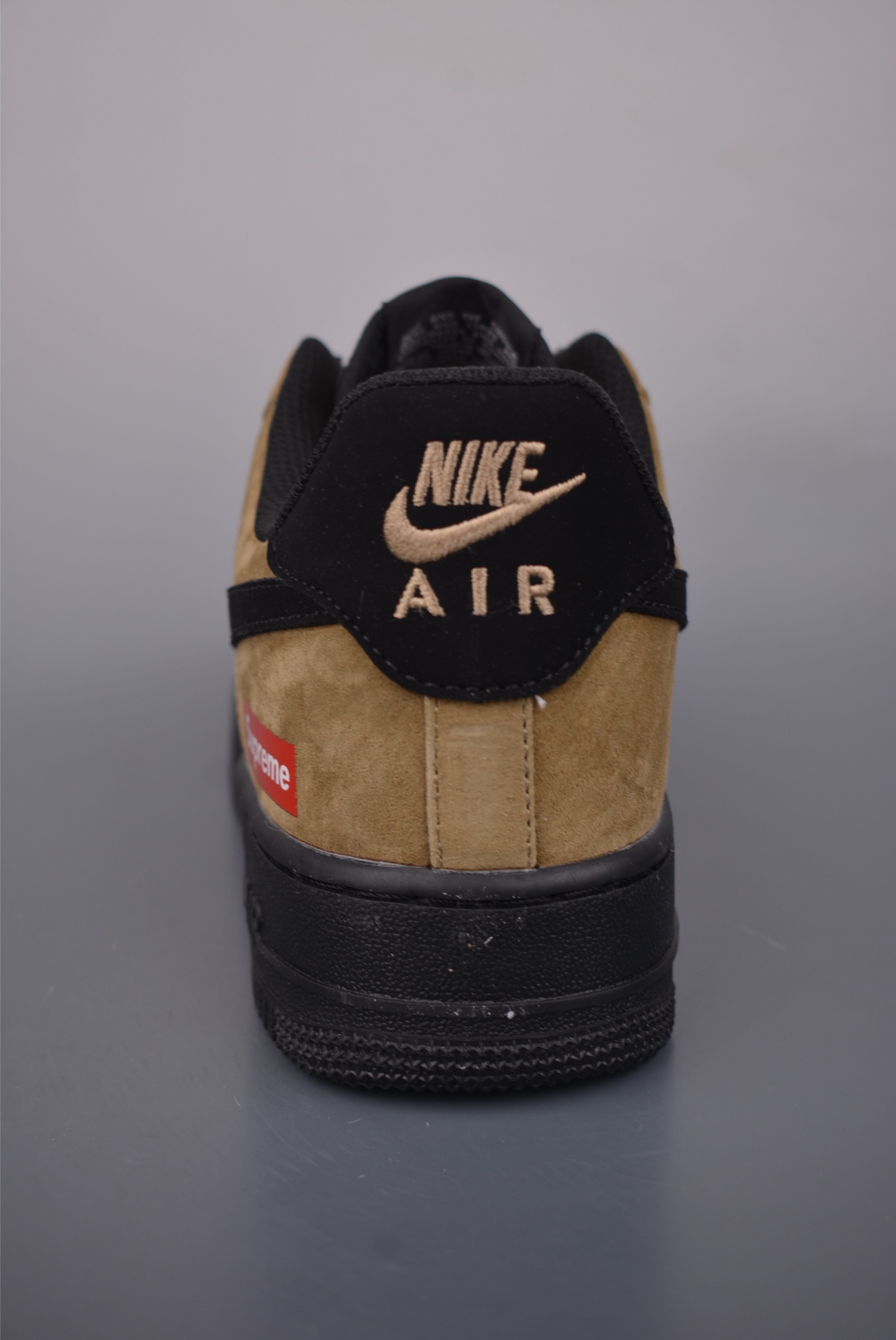 Nike Air Force 1 Low Supreme联名 DV5477-201-Top High Quatity Cheap Sneakers Fashion Clothing Clothes Bags handbags Shoes of all Brand wholesale With The best Quality And Beautiful Price from China Factory Chinese suppliers wholesaler seller Nike Air Force 1 Low Supreme联名 DV5477-201