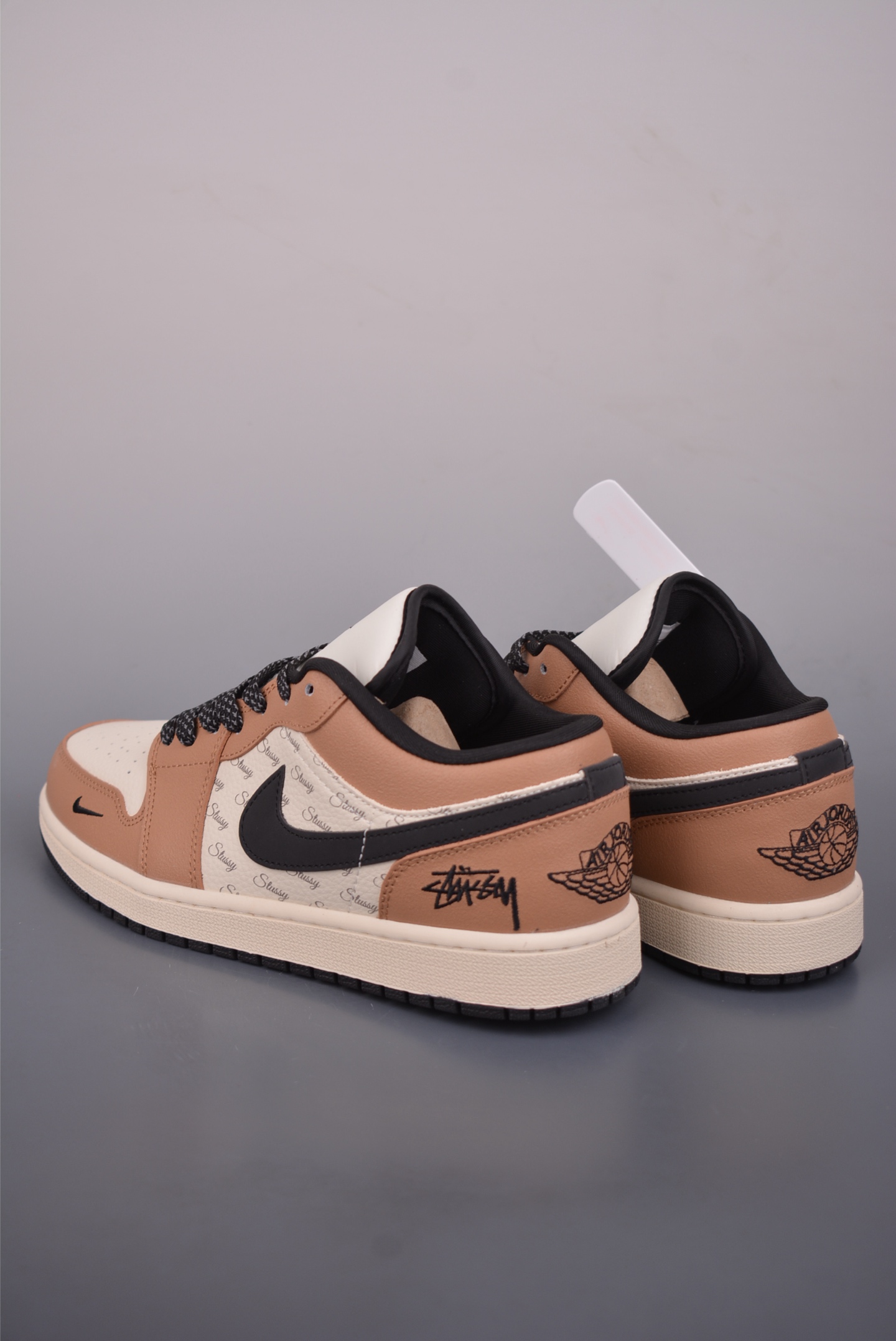 Nike SB Dunk Low 斯图西联名 JP1628-040 Nike SB Dunk Low 斯图西联名 JP1628-040