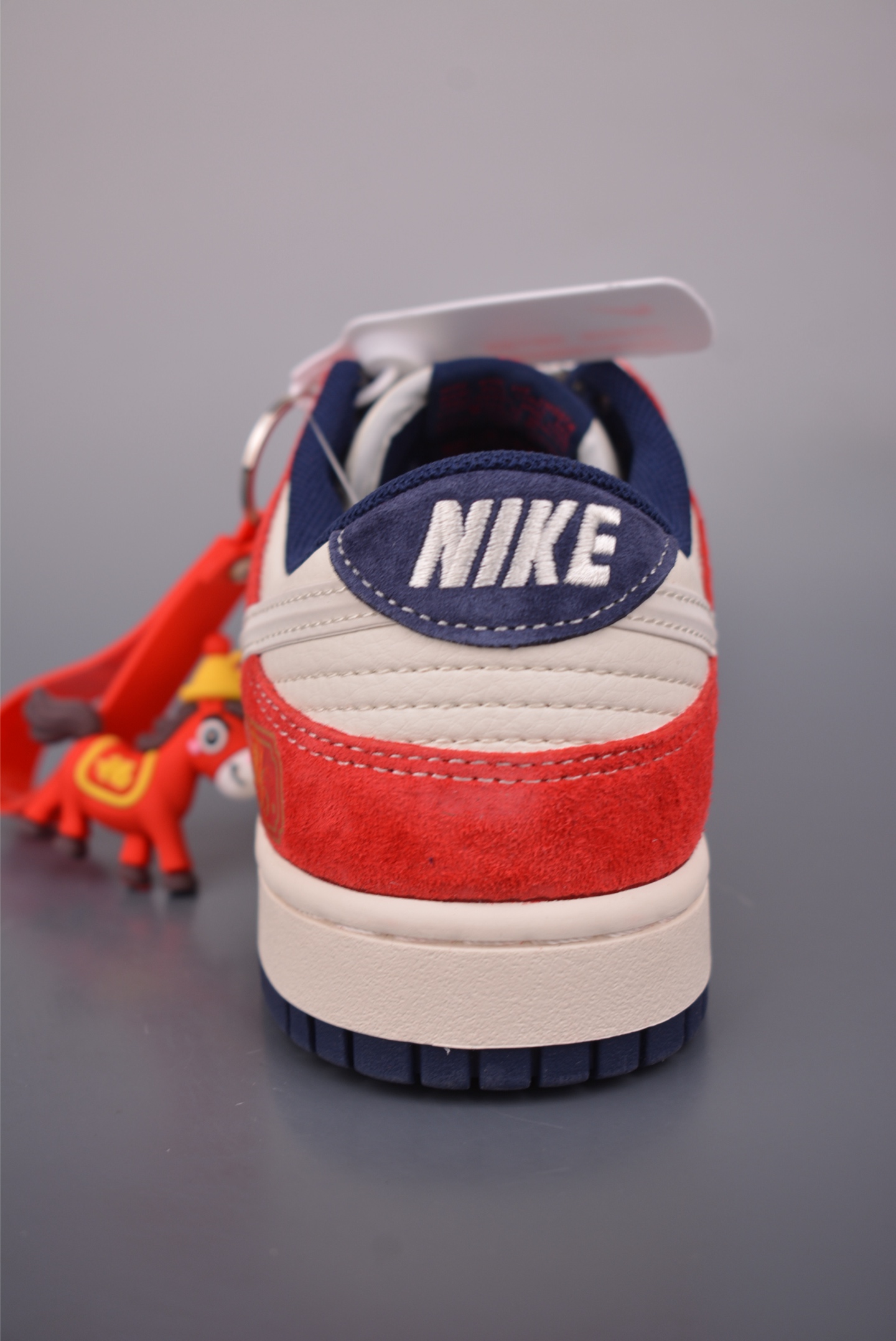 Nike SB Dunk Low 马年限定 FC7688-209-High Quatity Cheap Brand wholesale wholesaler seller Clothes Bags handbags Sneakers Top Fashion Clothing Shoes from China Factory Chinese suppliers best Quality Beautiful Price Nike SB Dunk Low 马年限定 FC7688-209
