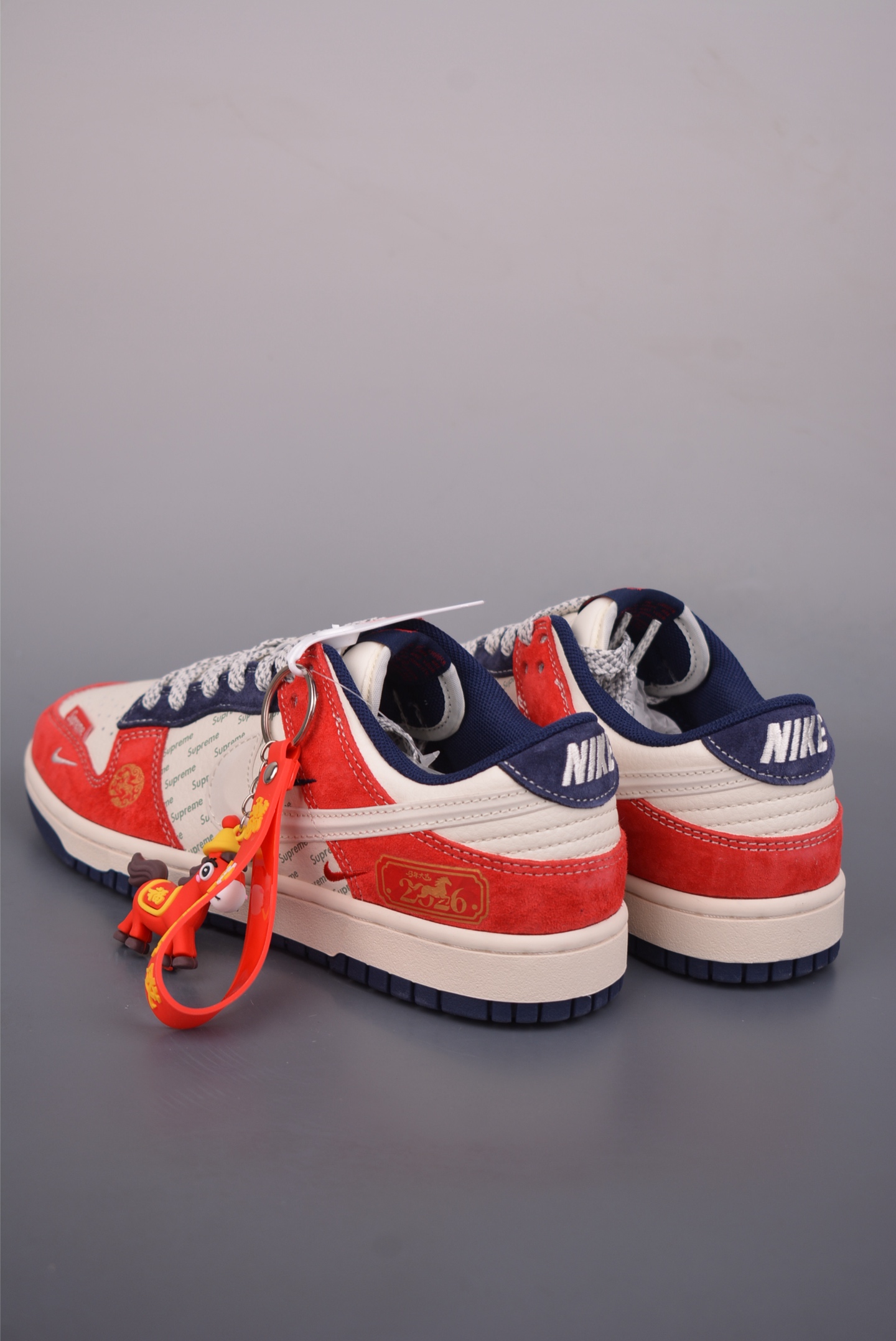 Nike SB Dunk Low 马年限定 FC7688-209-High Quatity Cheap Brand wholesale wholesaler seller Clothes Bags handbags Sneakers Top Fashion Clothing Shoes from China Factory Chinese suppliers best Quality Beautiful Price Nike SB Dunk Low 马年限定 FC7688-209