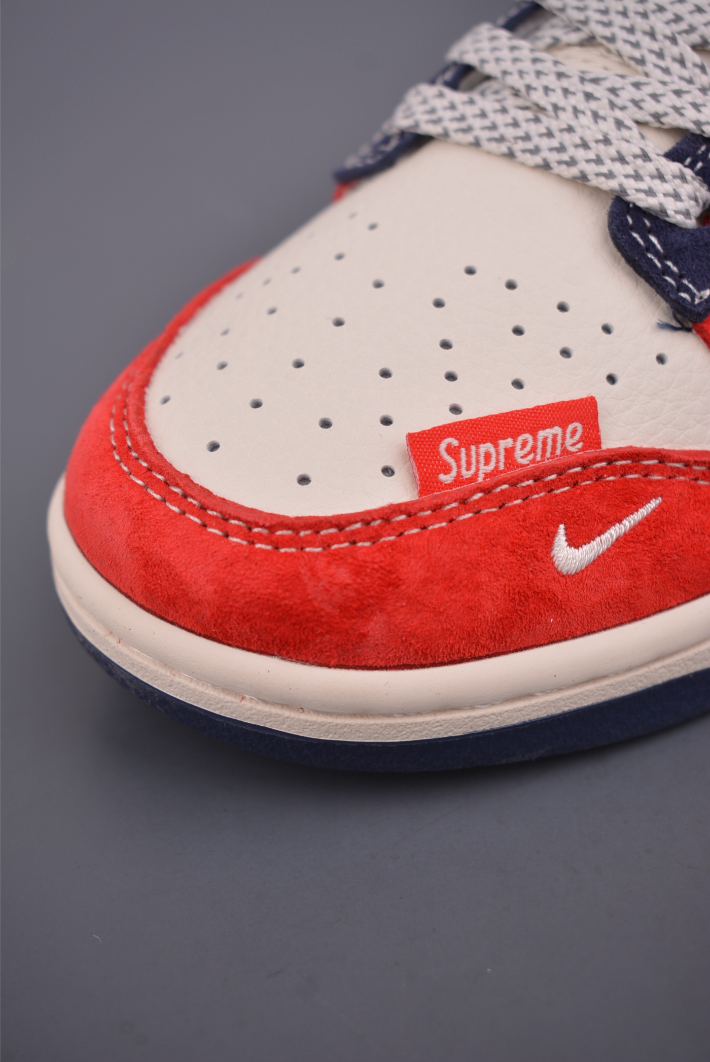 Nike SB Dunk Low 马年限定 FC7688-209-High Quatity Cheap Brand wholesale wholesaler seller Clothes Bags handbags Sneakers Top Fashion Clothing Shoes from China Factory Chinese suppliers best Quality Beautiful Price Nike SB Dunk Low 马年限定 FC7688-209