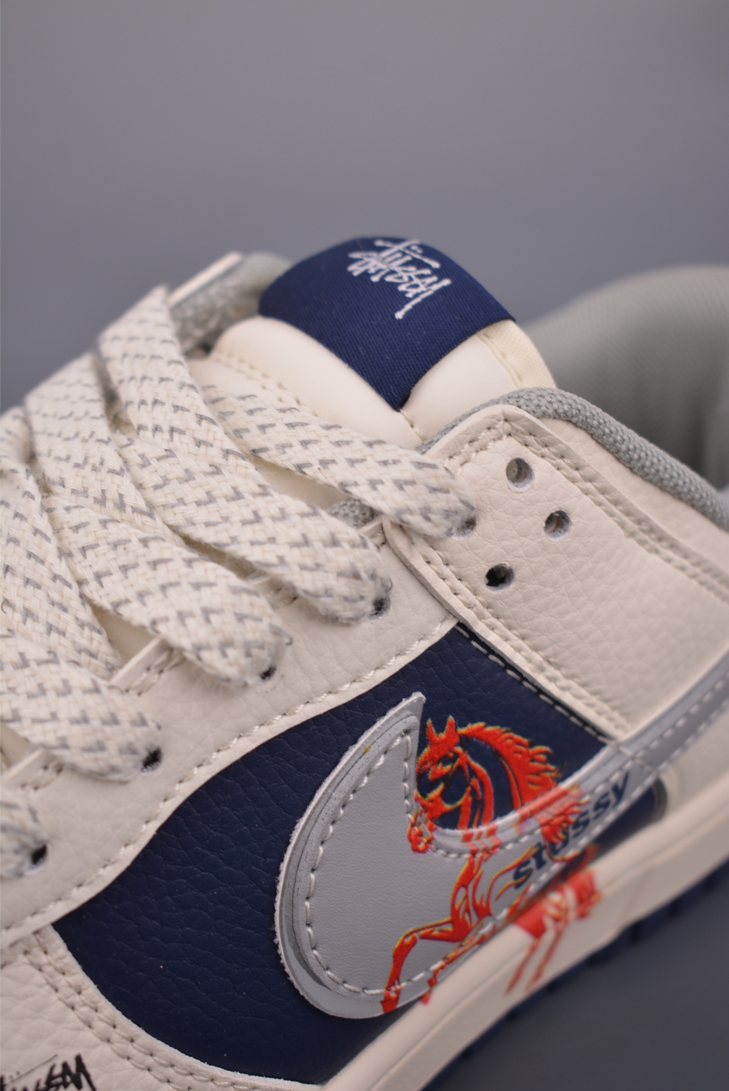 Nike SB Dunk Low 斯图西联名 SD6888-107