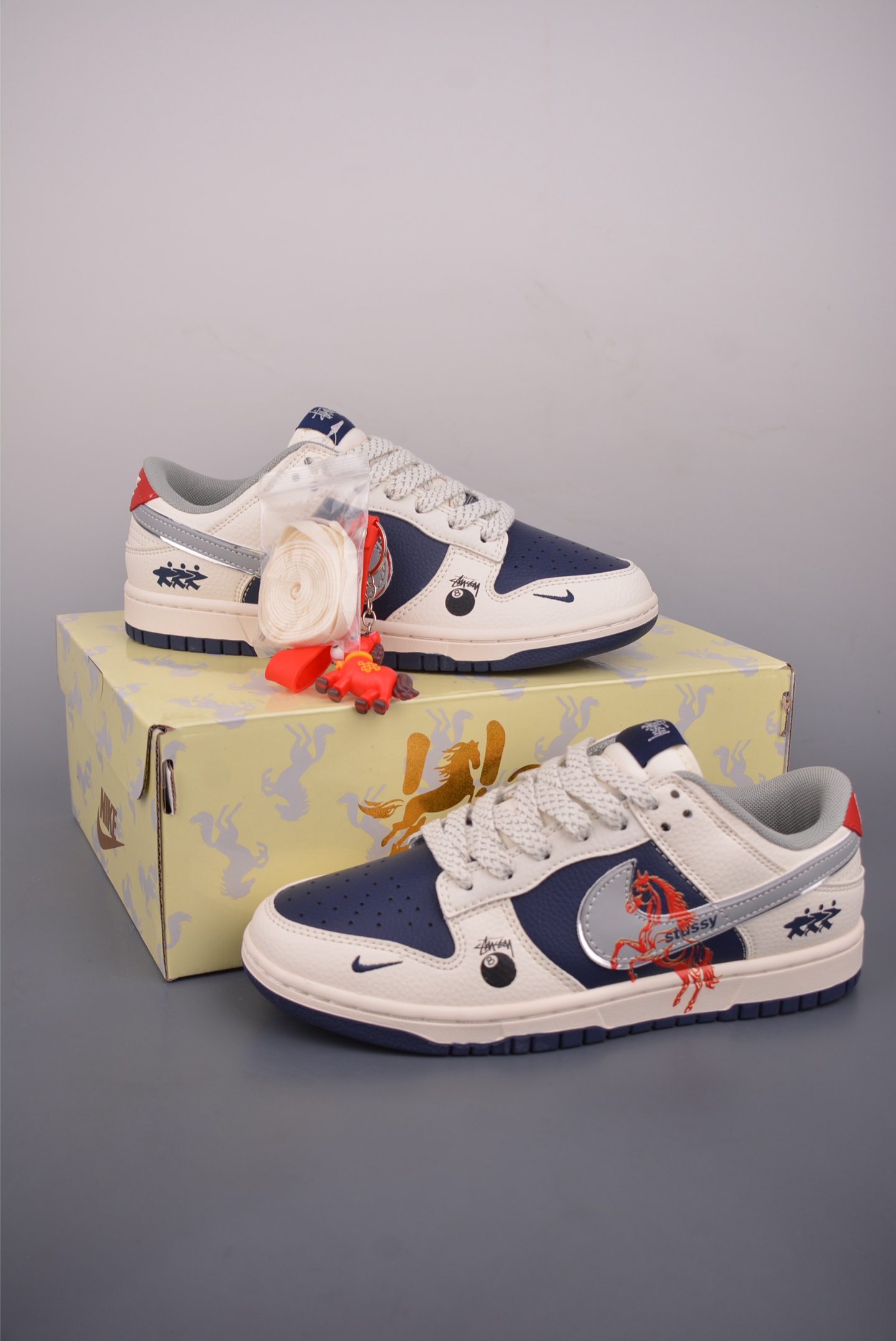 Nike SB Dunk Low 斯图西联名 SD6888-107