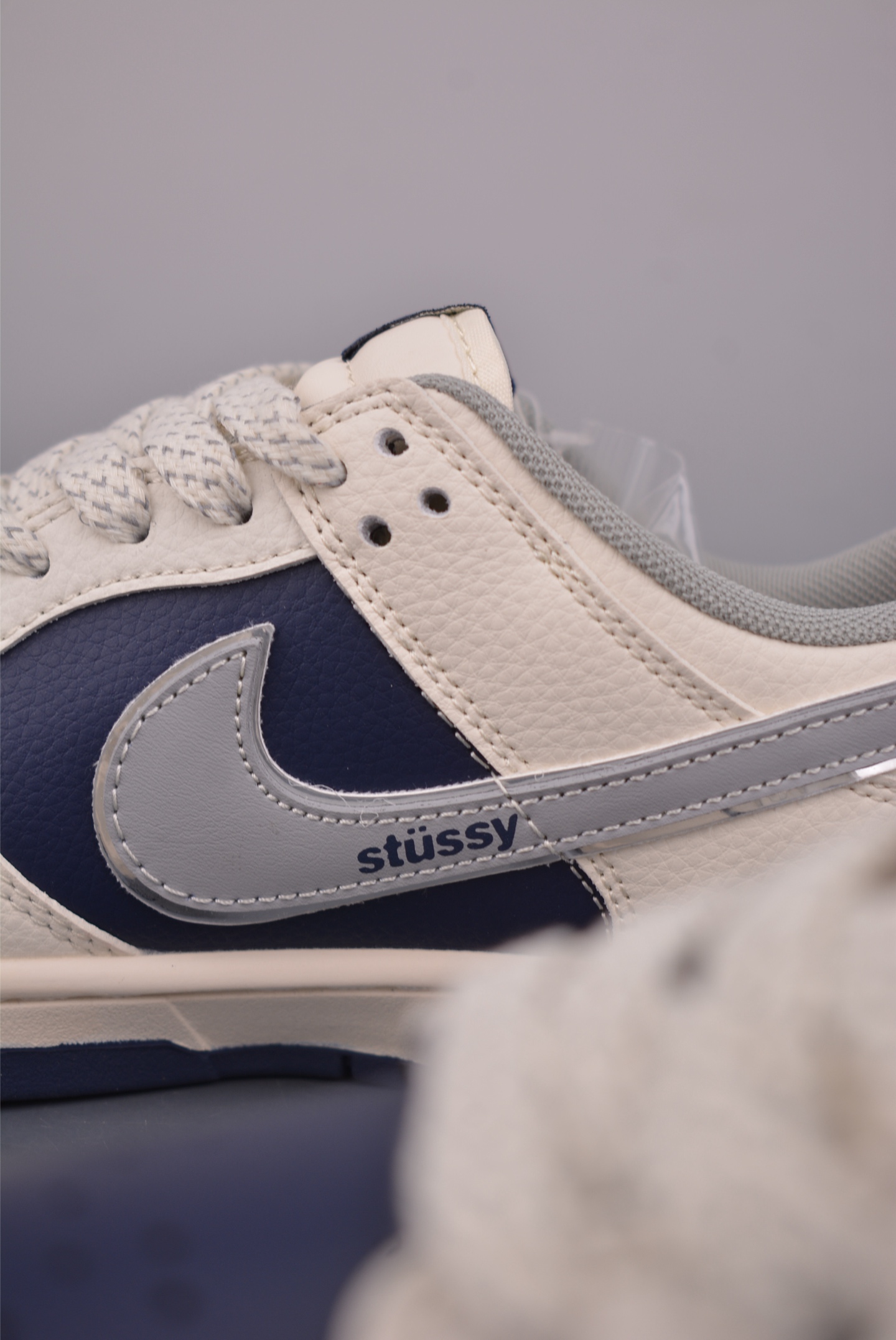 Nike SB Dunk Low 斯图西联名 SD6888-107