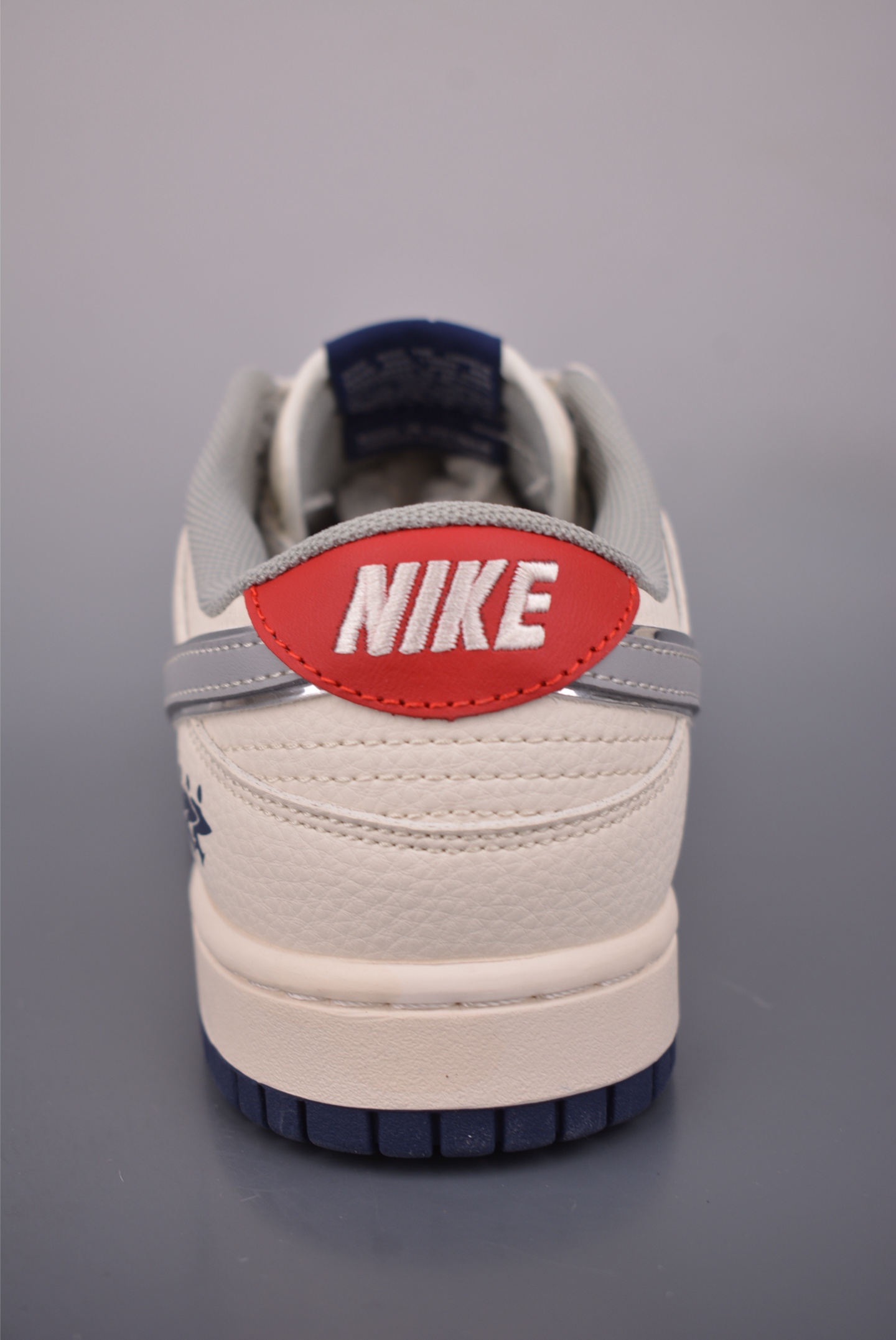 Nike SB Dunk Low 斯图西联名 SD6888-107