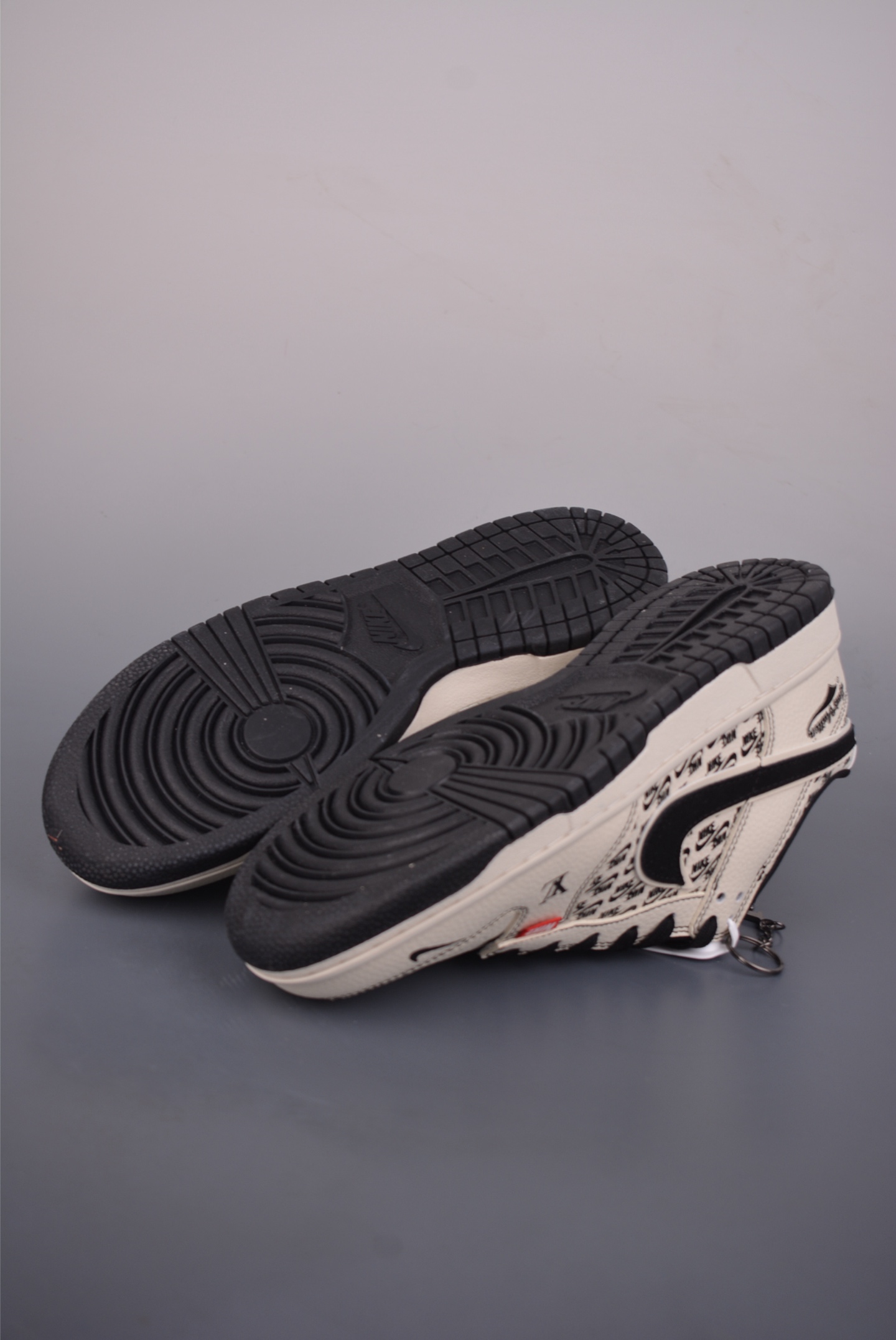 280 Nike SB Dunk Low LV联名 MN1688-103-Chinese UA Cheap High Quatity Brand Clothes Bags handbags Sneakers wholesale wholesaler seller from China Factory suppliers Fashion Clothing Shoes best Quality Beautiful Price 280 Nike SB Dunk Low LV联名 MN1688-103